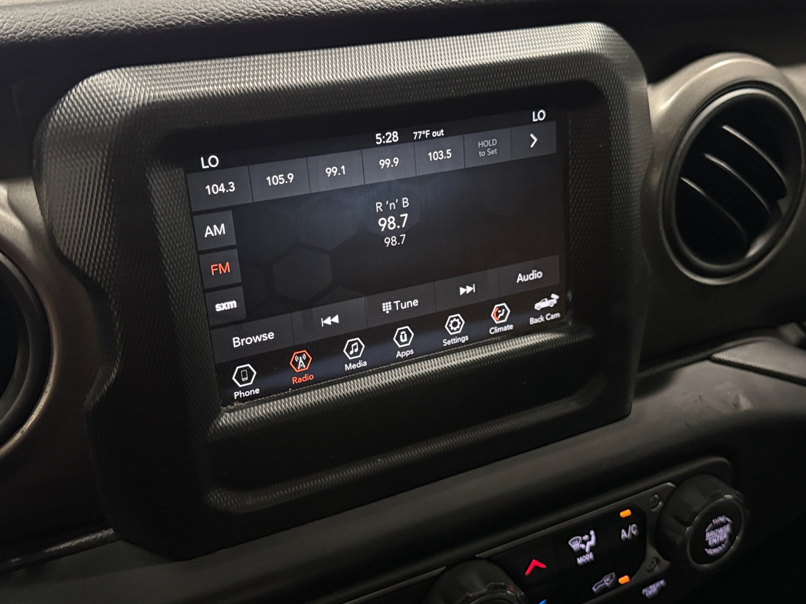 Thumbnail: 2022 Jeep Gladiator - 4