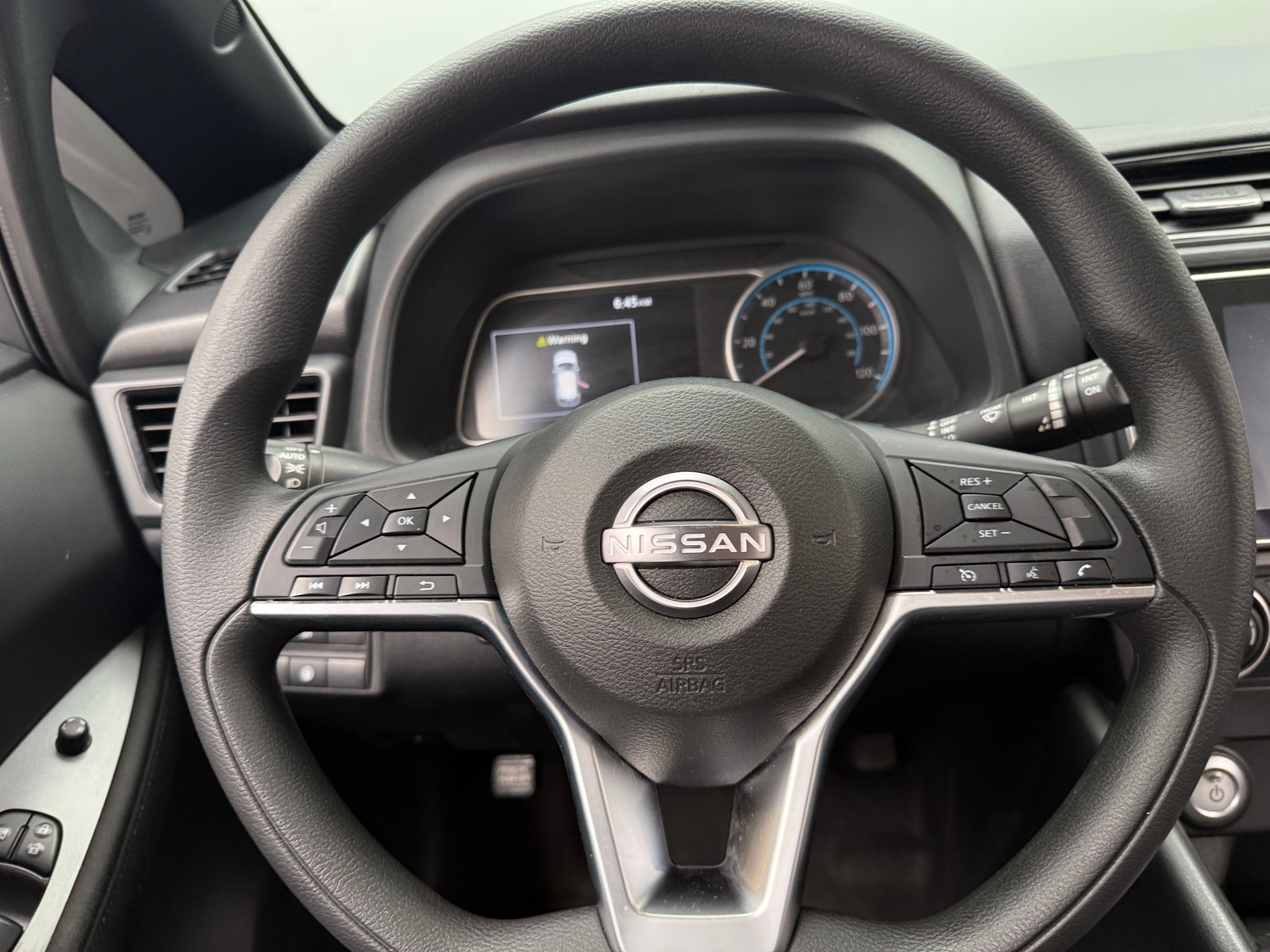 Thumbnail: 2023 Nissan Leaf - 5