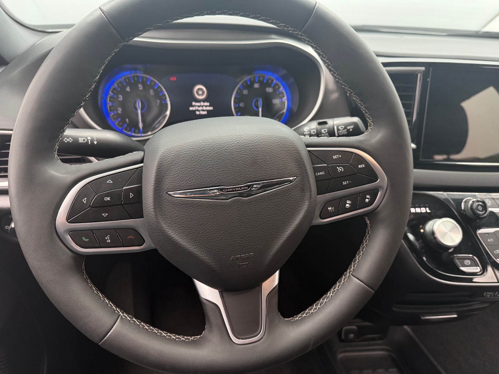 Thumbnail: 2025 Chrysler Pacifica - 4