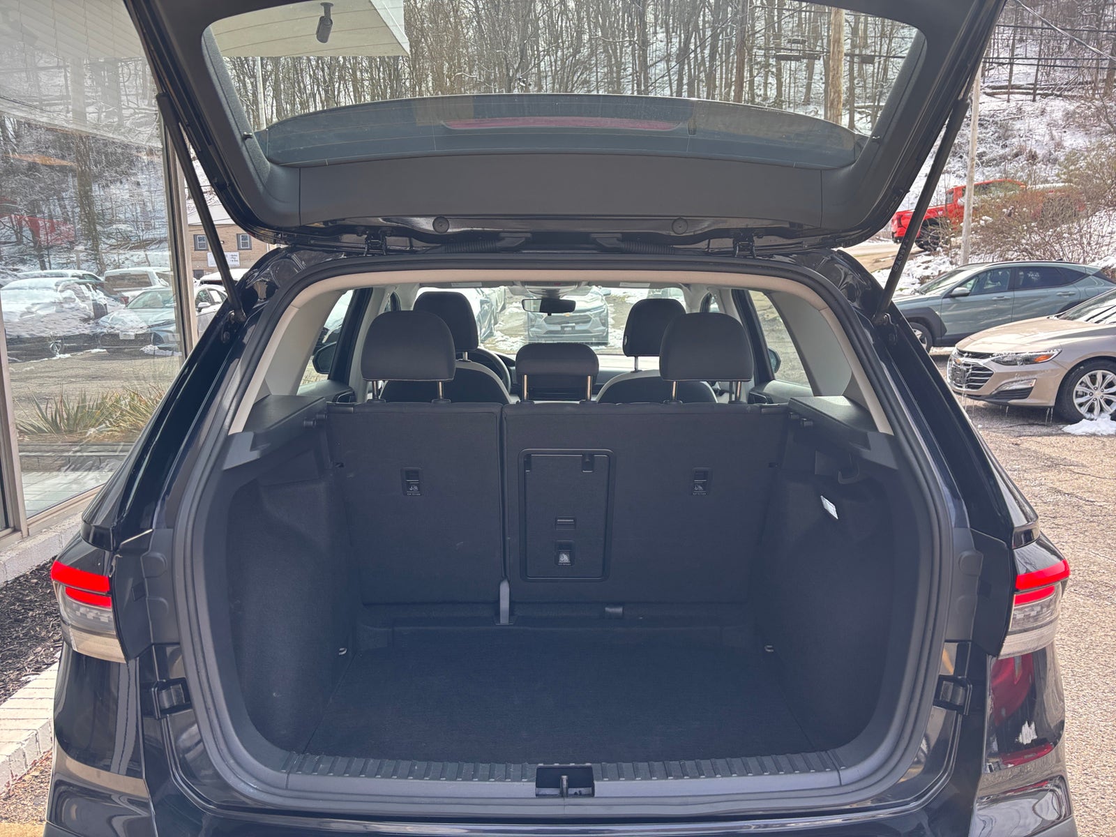 Thumbnail: 2025 Volkswagen Taos - 7