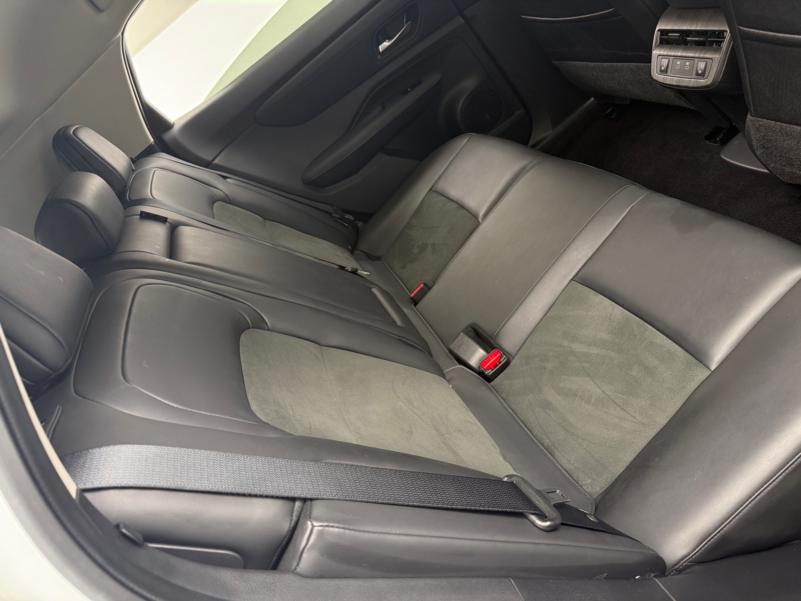 Thumbnail: 2025 Nissan Ariya - 5