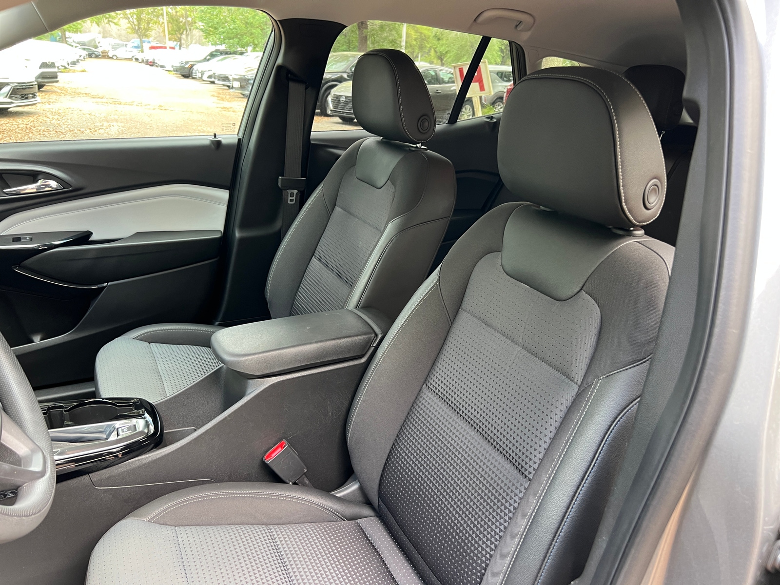 Thumbnail: 2025 Chevrolet Trax - 2