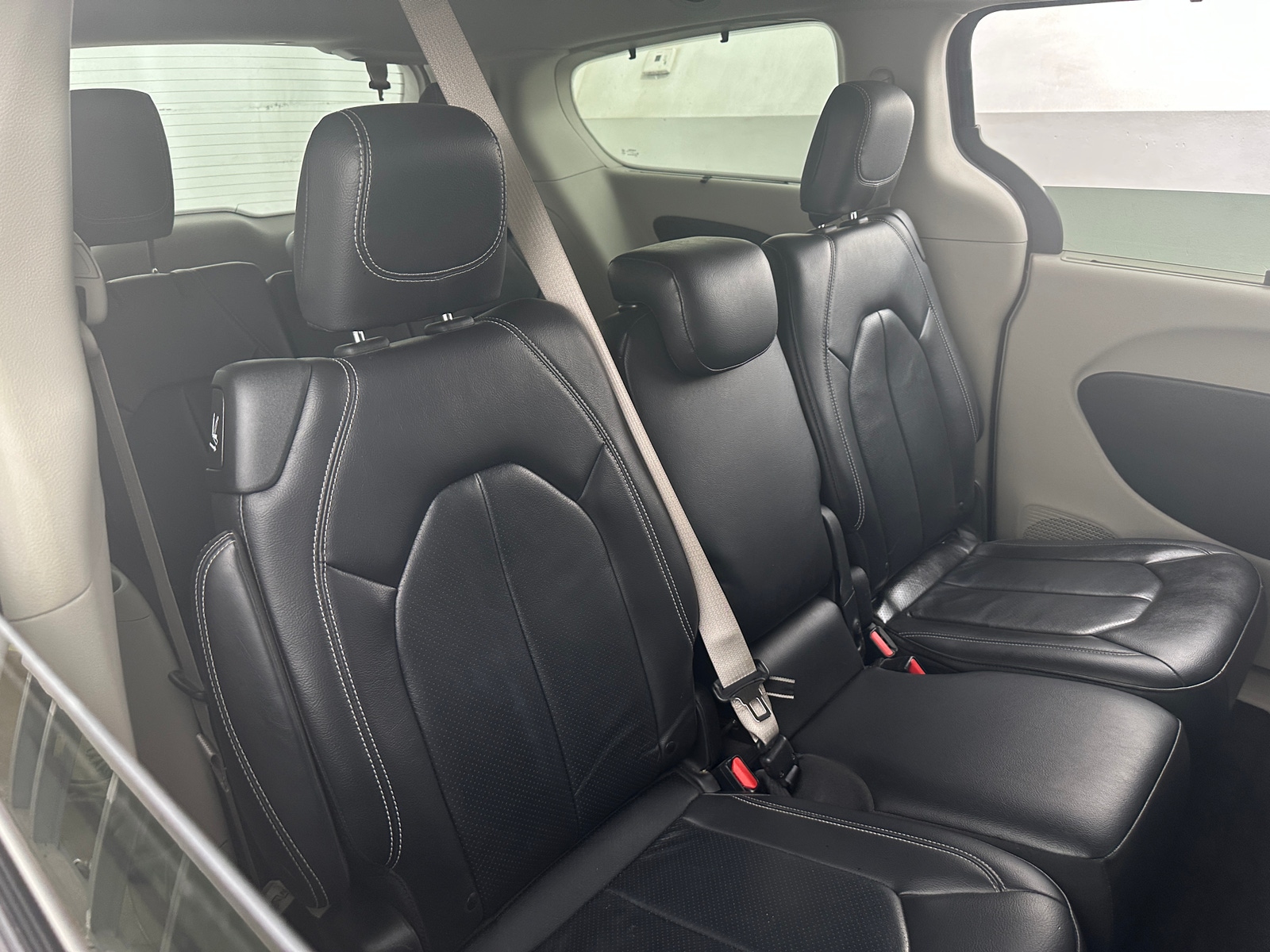 Thumbnail: 2022 Chrysler Pacifica - 5