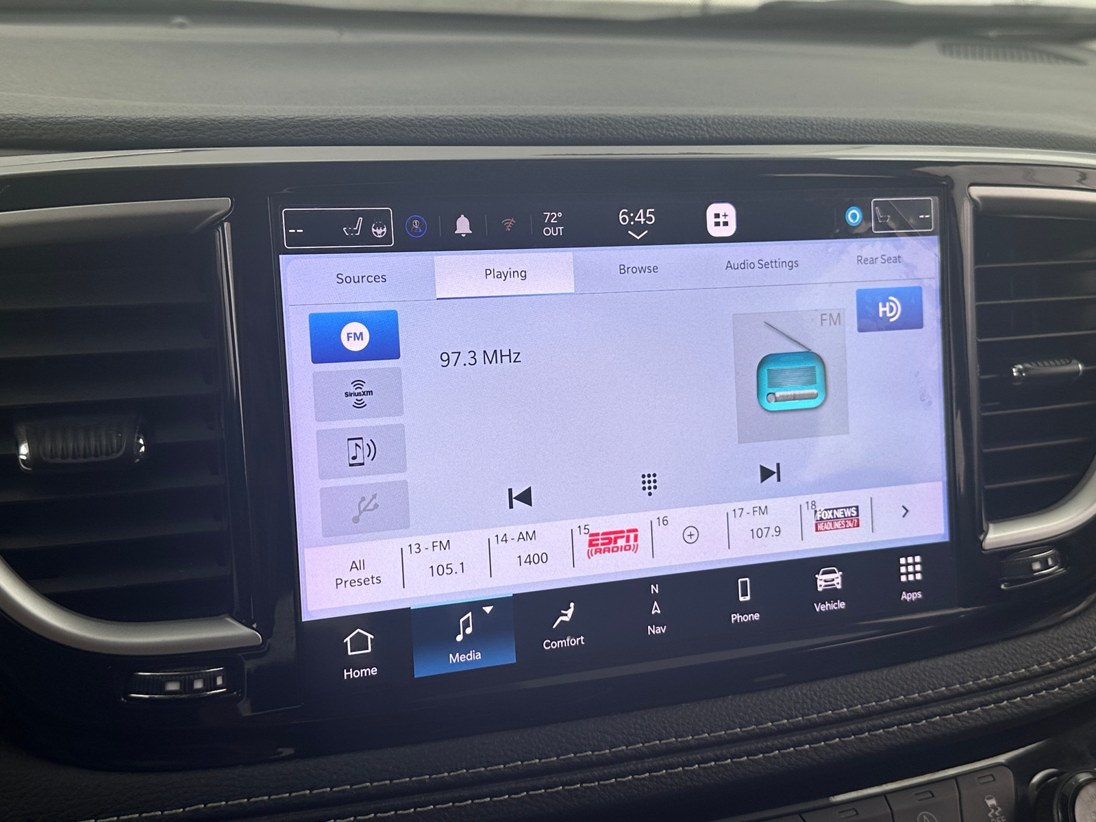 Thumbnail: 2022 Chrysler Pacifica - 3