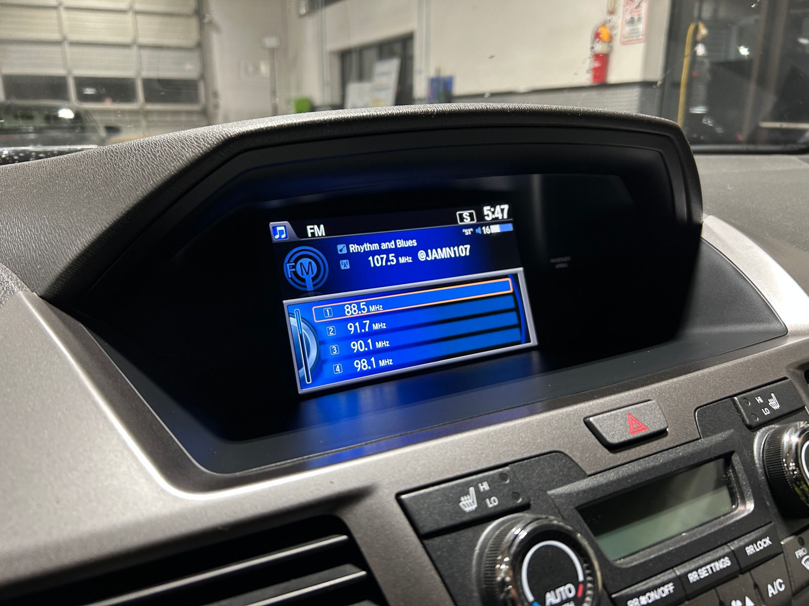 Thumbnail: 2015 Honda Odyssey - 3