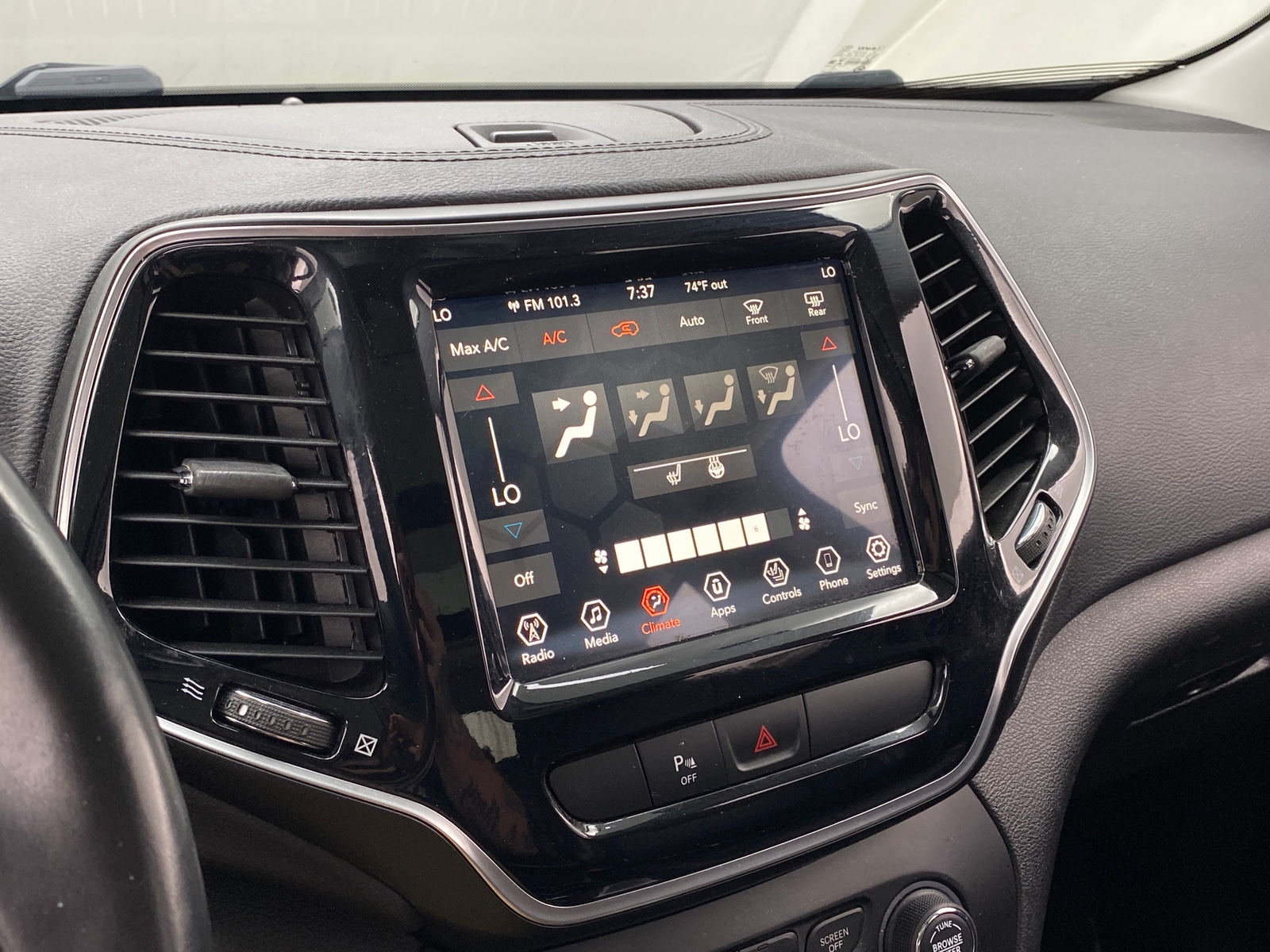 Thumbnail: 2019 Jeep Cherokee - 3