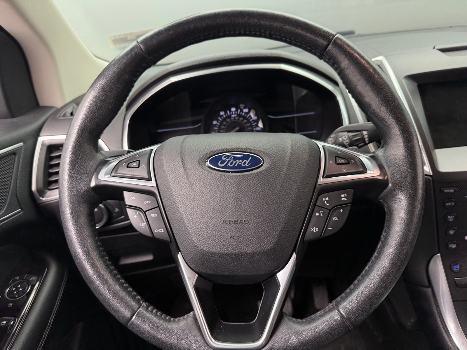 Thumbnail: 2017 Ford Edge - 4