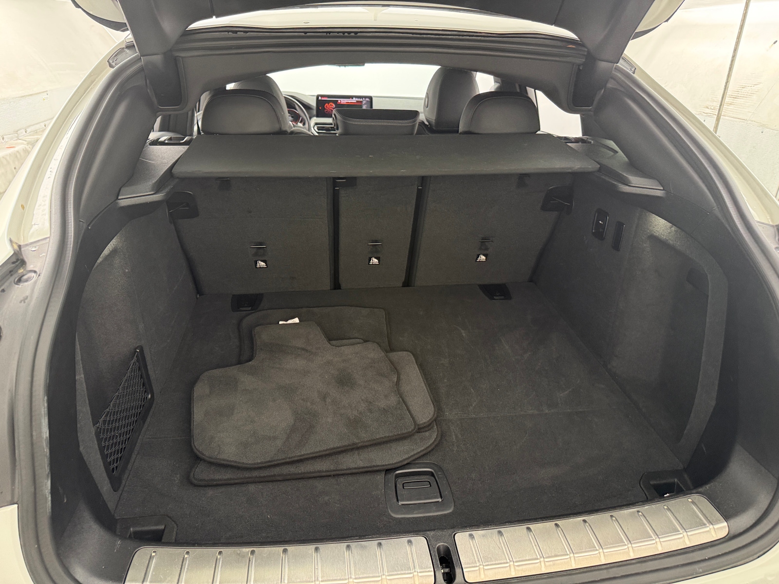 Thumbnail: 2025 BMW X4 - 6