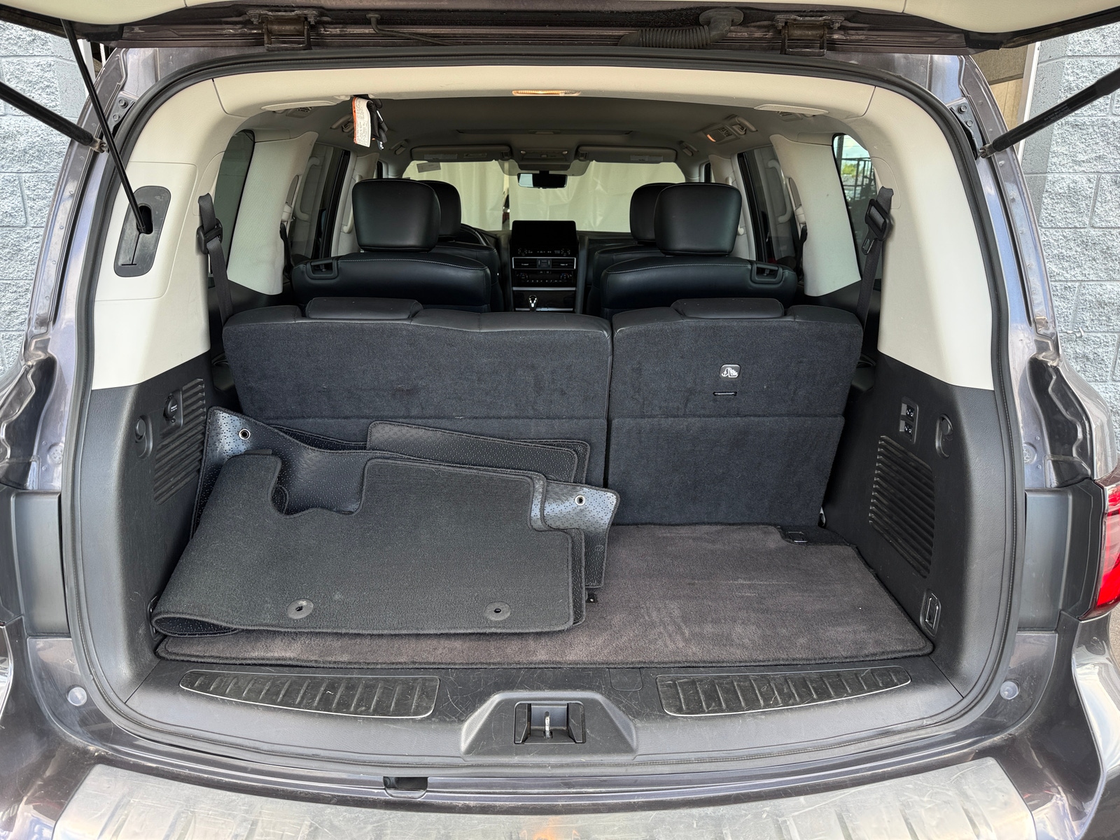 Thumbnail: 2023 INFINITI QX80 - 6