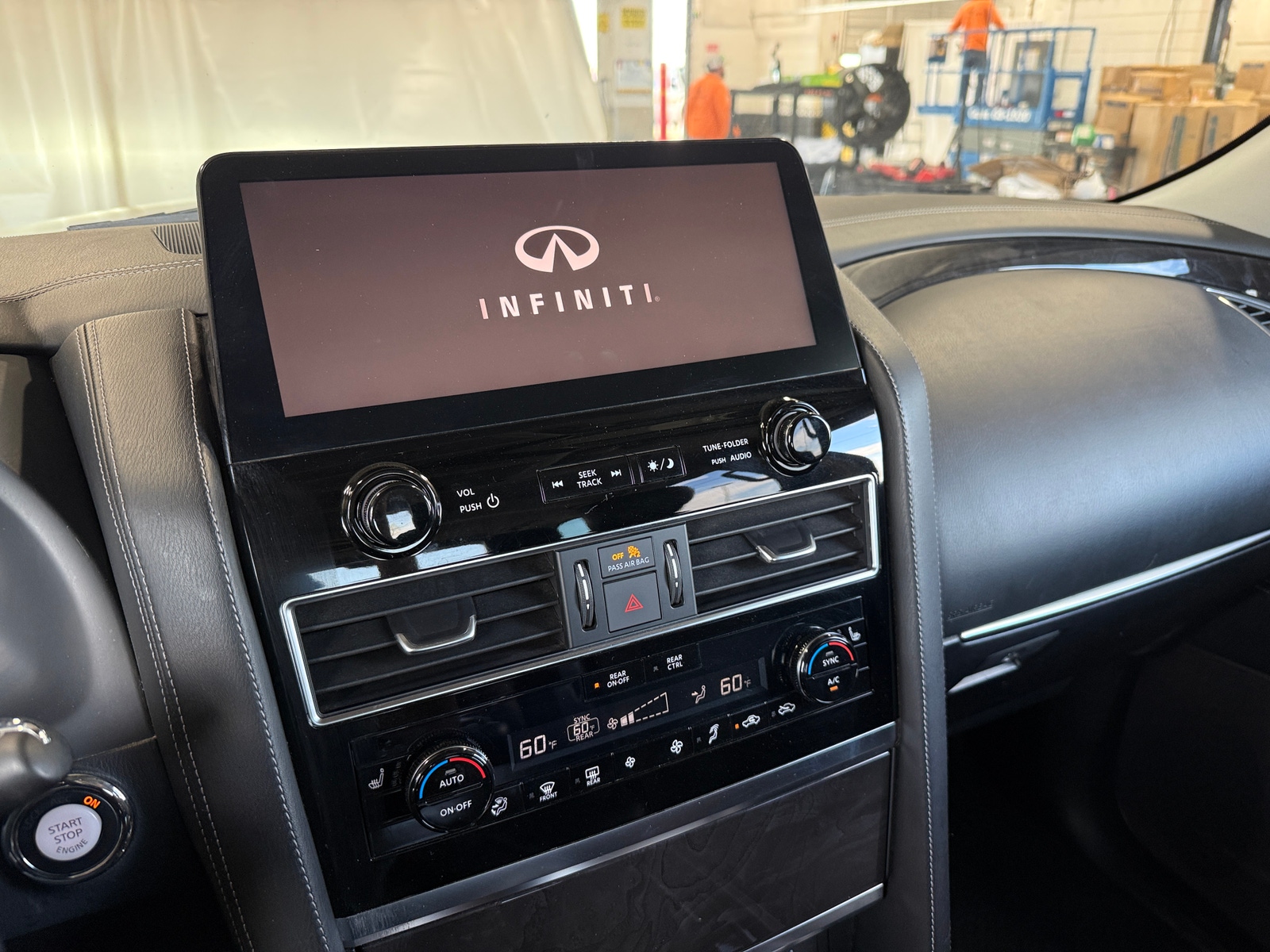 Thumbnail: 2023 INFINITI QX80 - 3