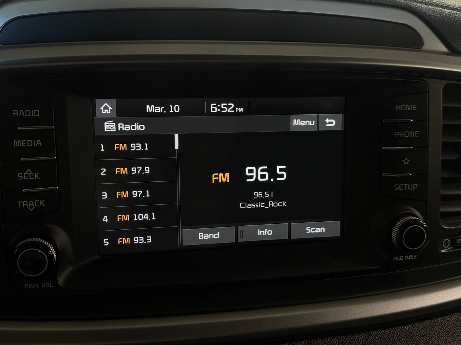 Thumbnail: 2019 Kia Sorento - 4