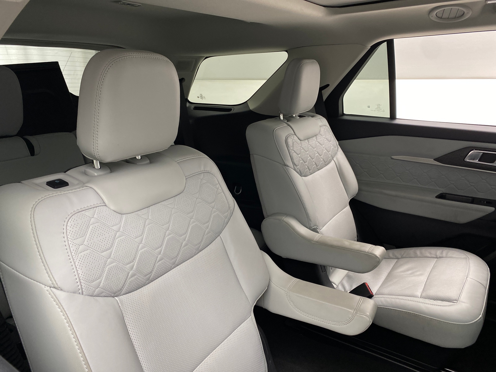 Thumbnail: 2025 Ford Explorer - 5