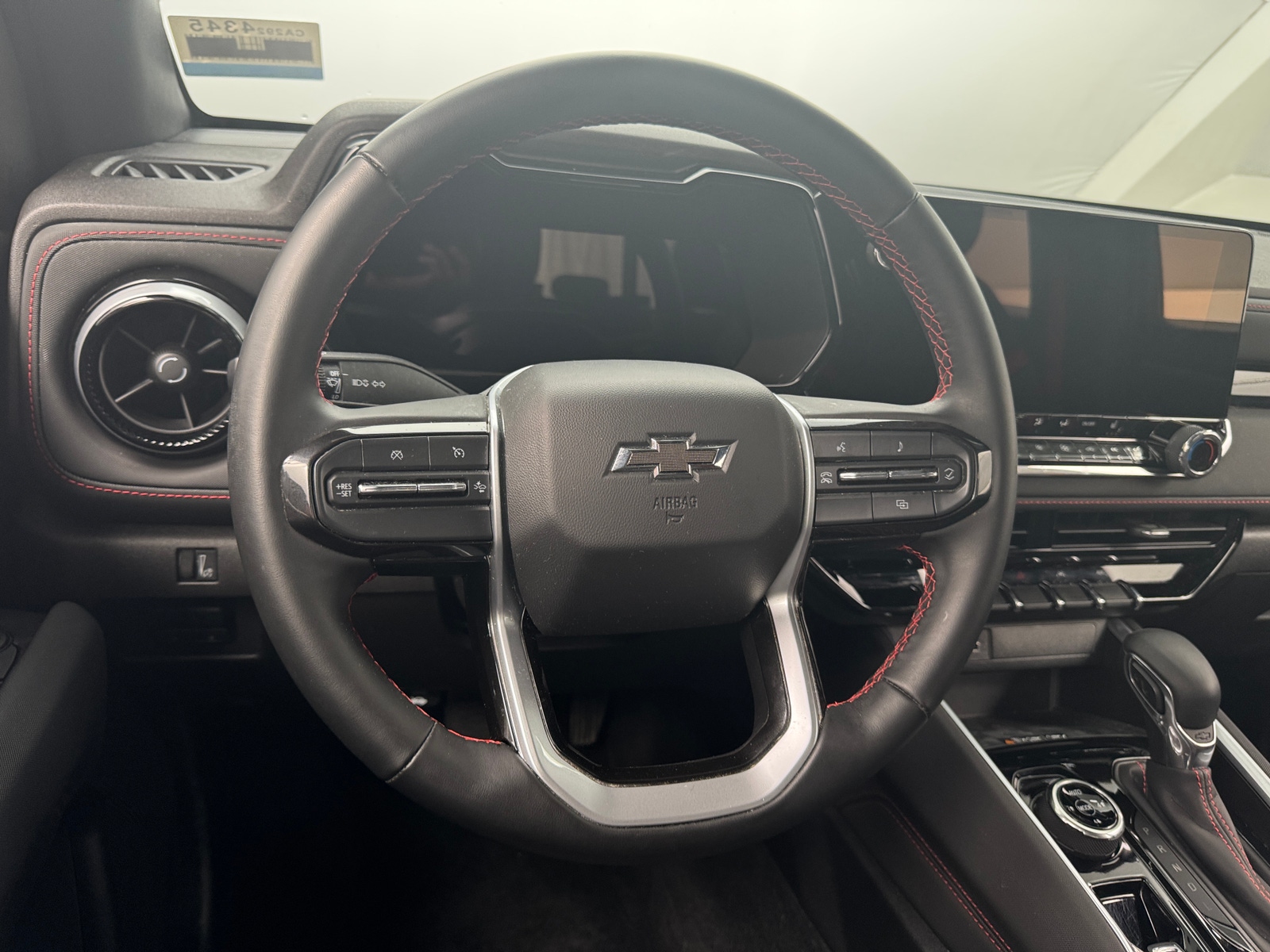 Thumbnail: 2024 Chevrolet Colorado - 5