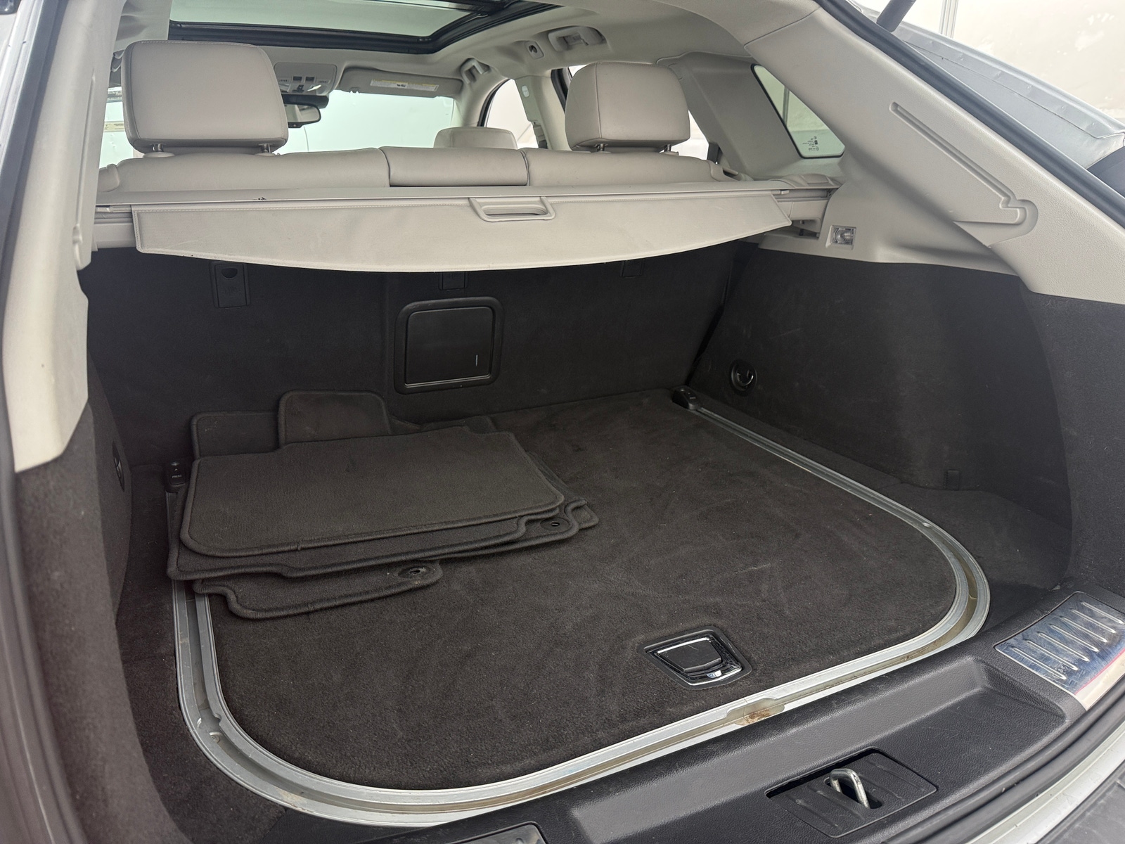 Thumbnail: 2016 Cadillac SRX - 6