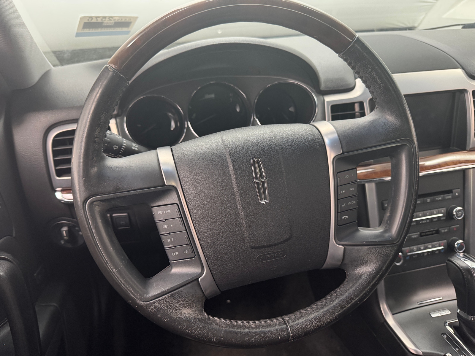 Thumbnail: 2011 Lincoln MKZ - 4