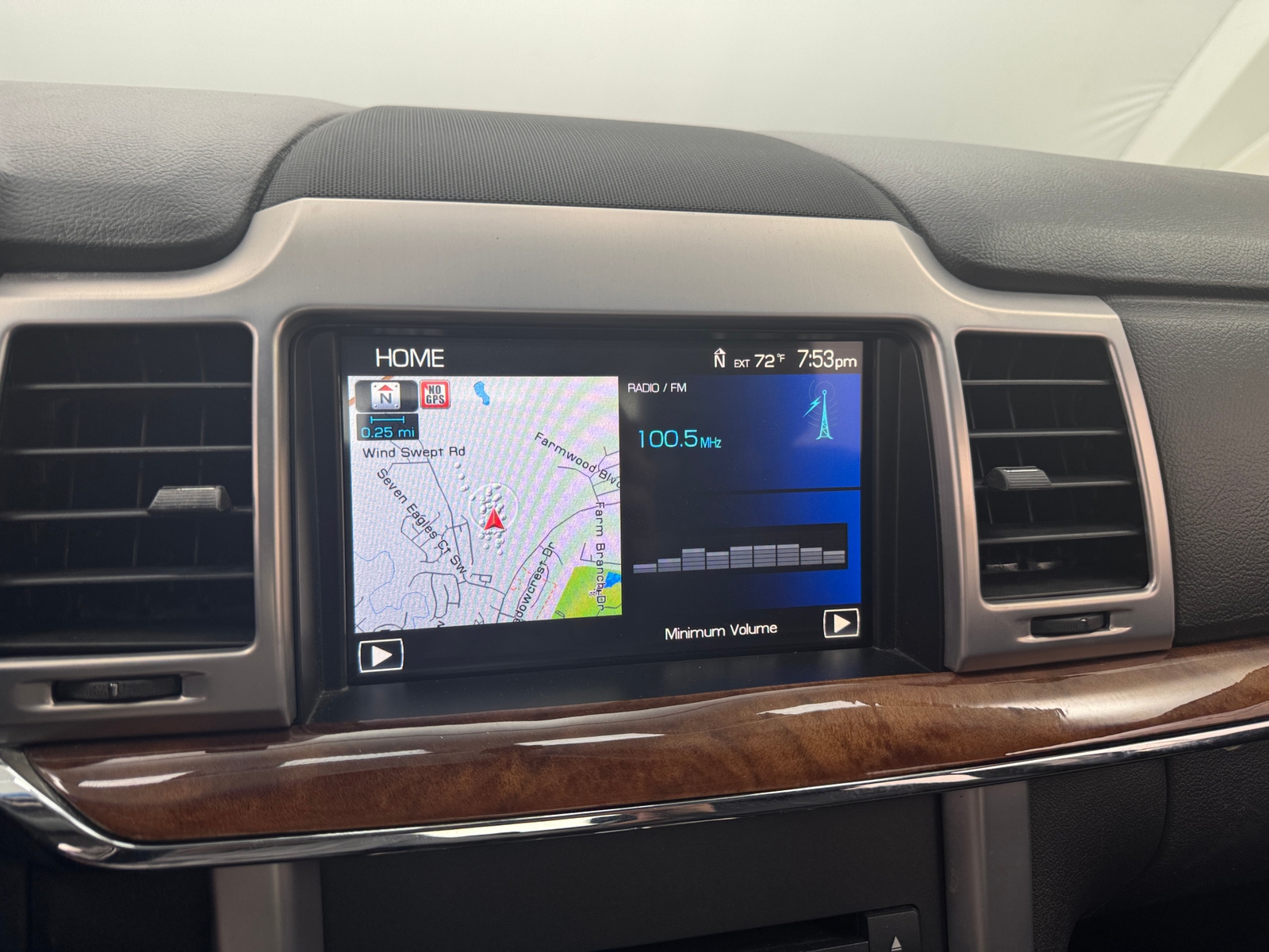 Thumbnail: 2011 Lincoln MKZ - 3