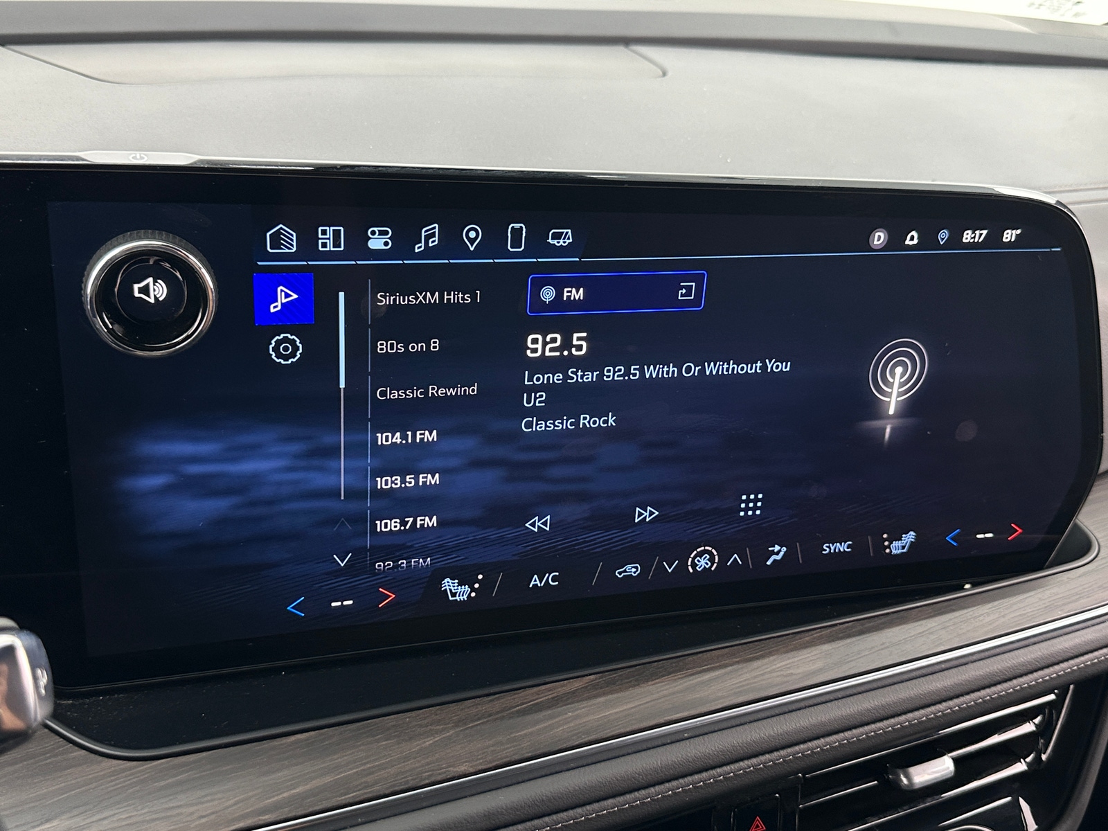 Thumbnail: 2025 Chevrolet Tahoe - 3