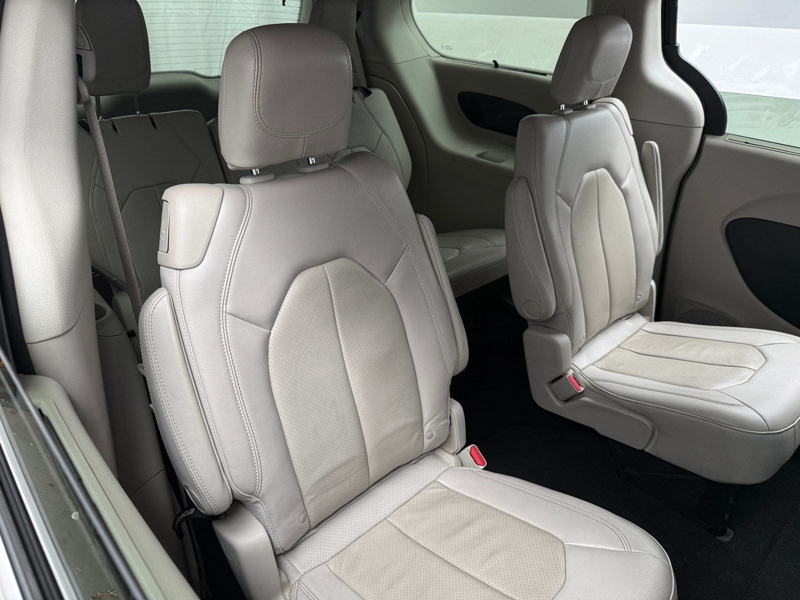 Thumbnail: 2020 Chrysler Pacifica - 5