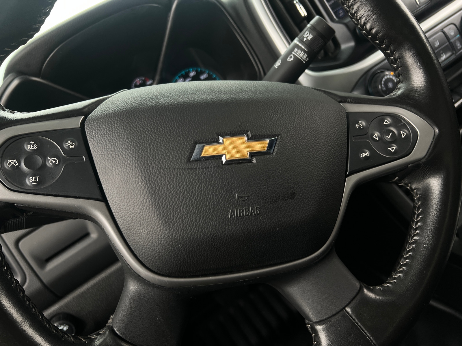 Thumbnail: 2022 Chevrolet Colorado - 4