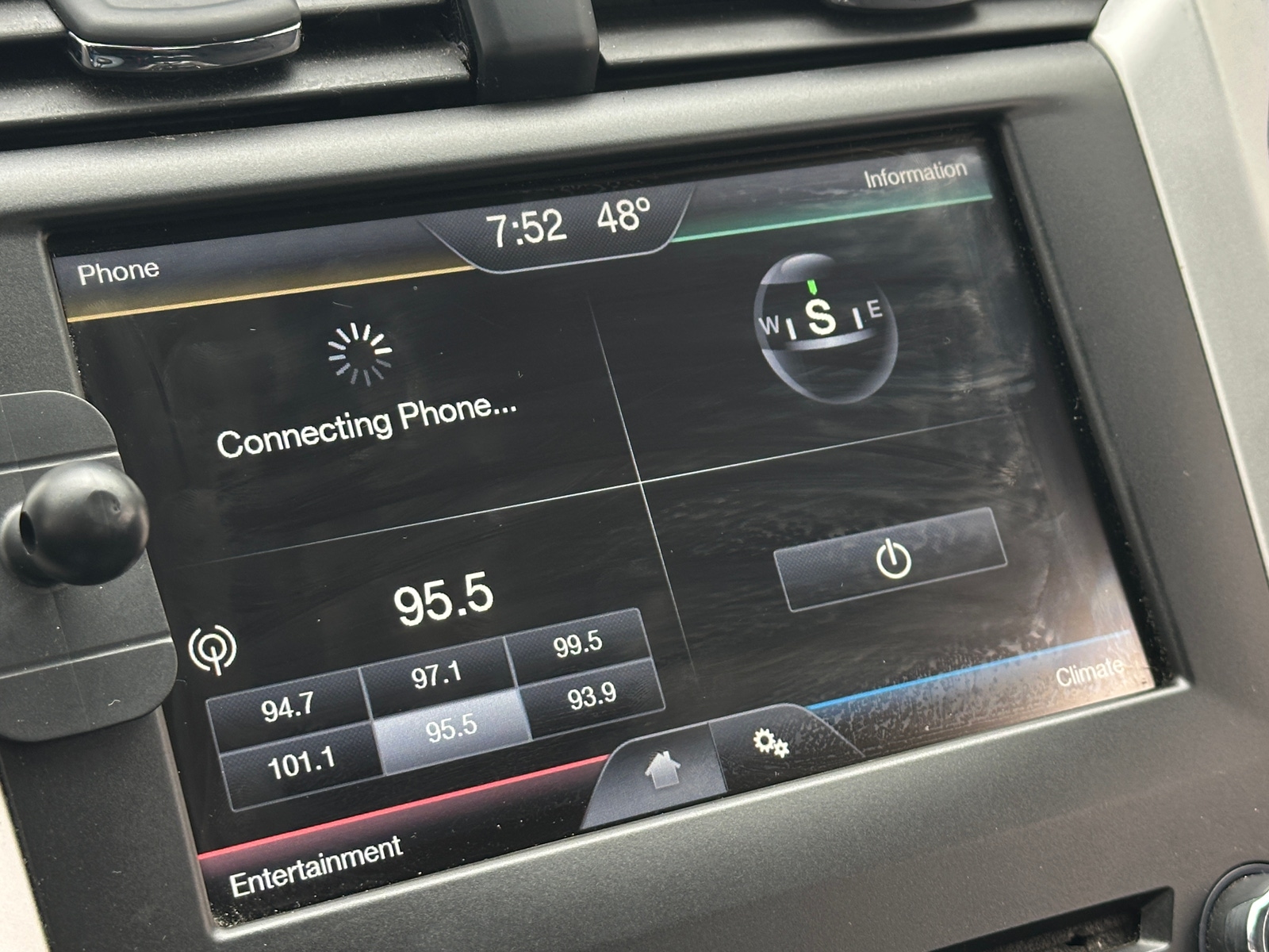 Thumbnail: 2016 Ford Fusion - 4