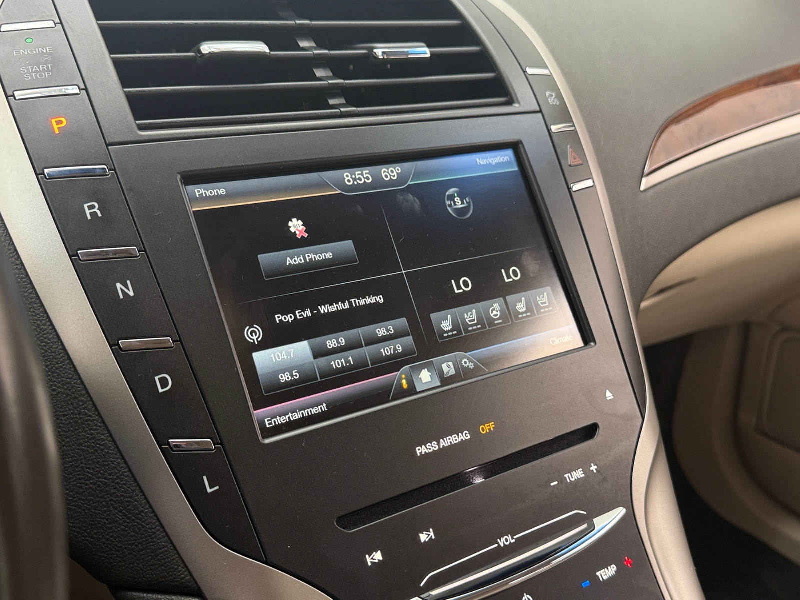 Thumbnail: 2016 Lincoln MKZ - 3