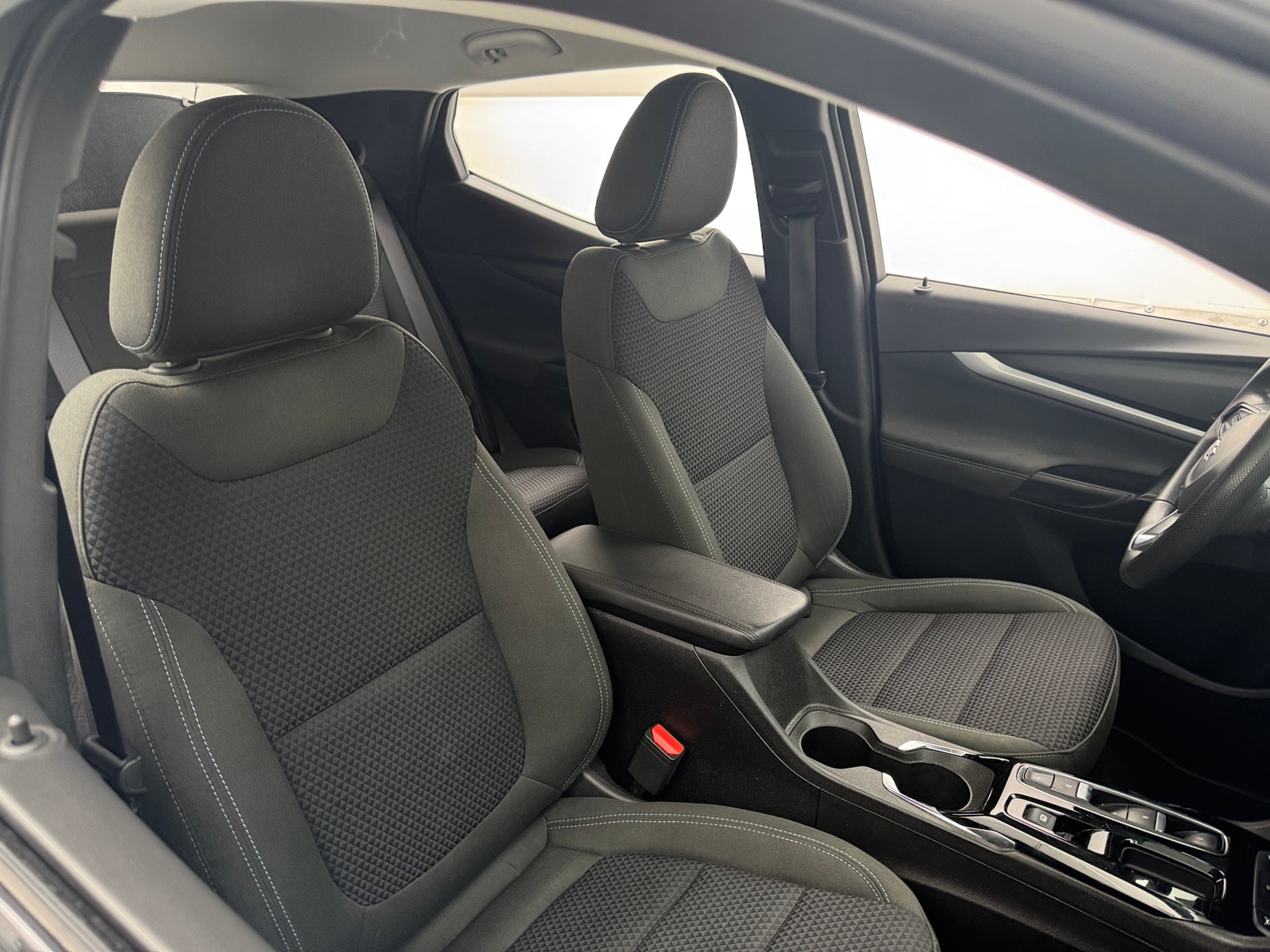 Thumbnail: 2023 Chevrolet Bolt EUV - 2