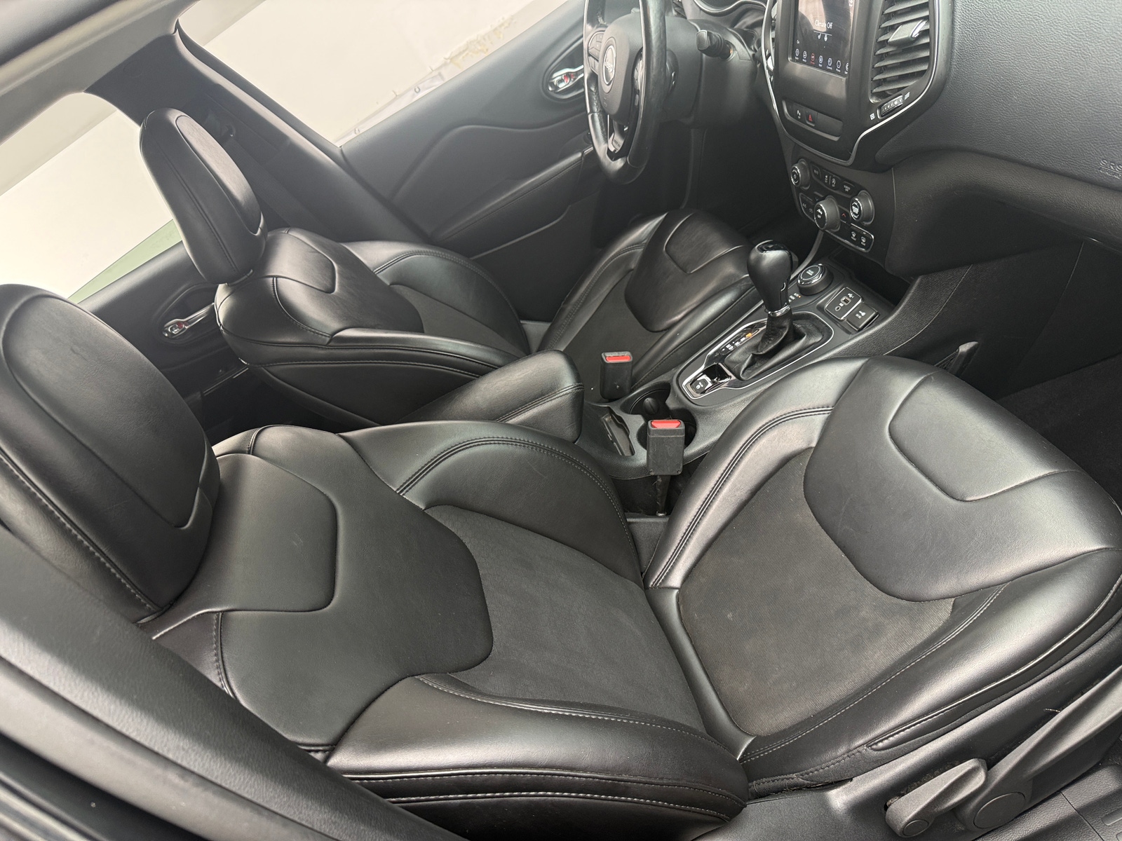 Thumbnail: 2019 Jeep Cherokee - 2