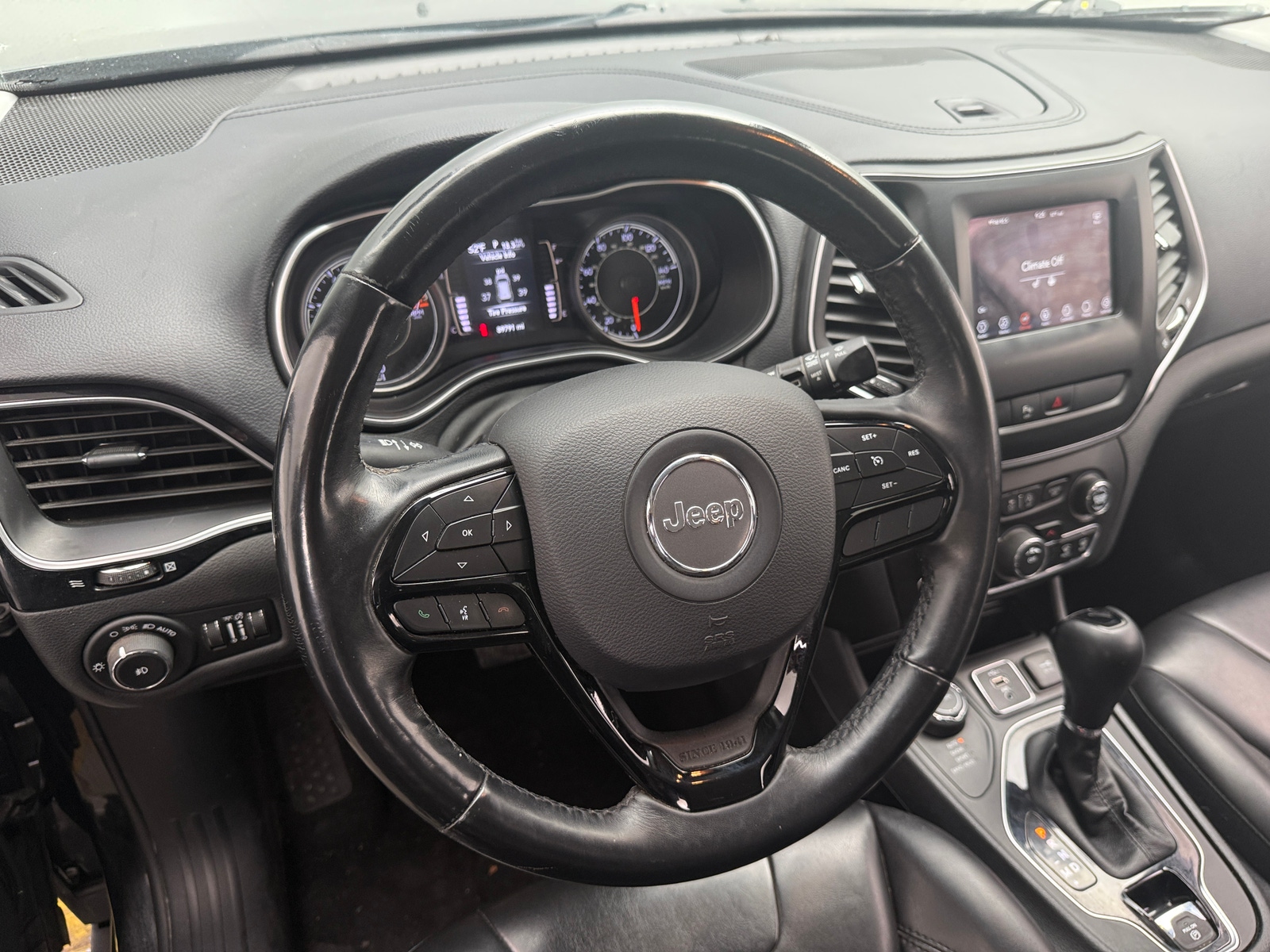 Thumbnail: 2019 Jeep Cherokee - 5