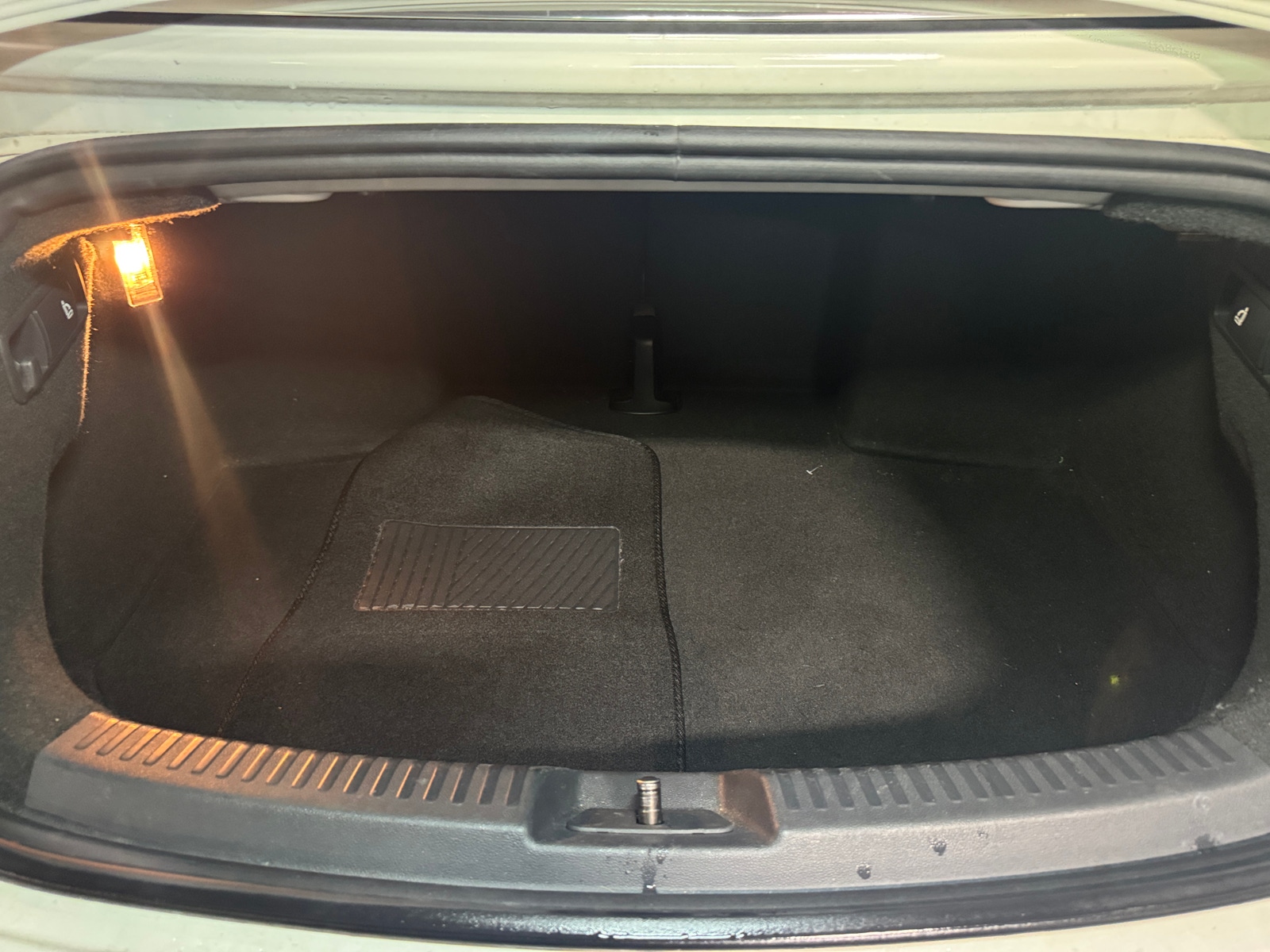 Thumbnail: 2013 Volkswagen Beetle - 6