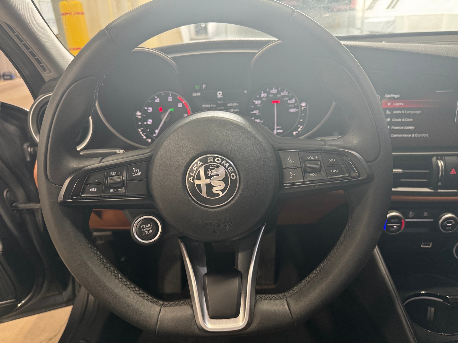 Thumbnail: 2021 Alfa Romeo Giulia - 5