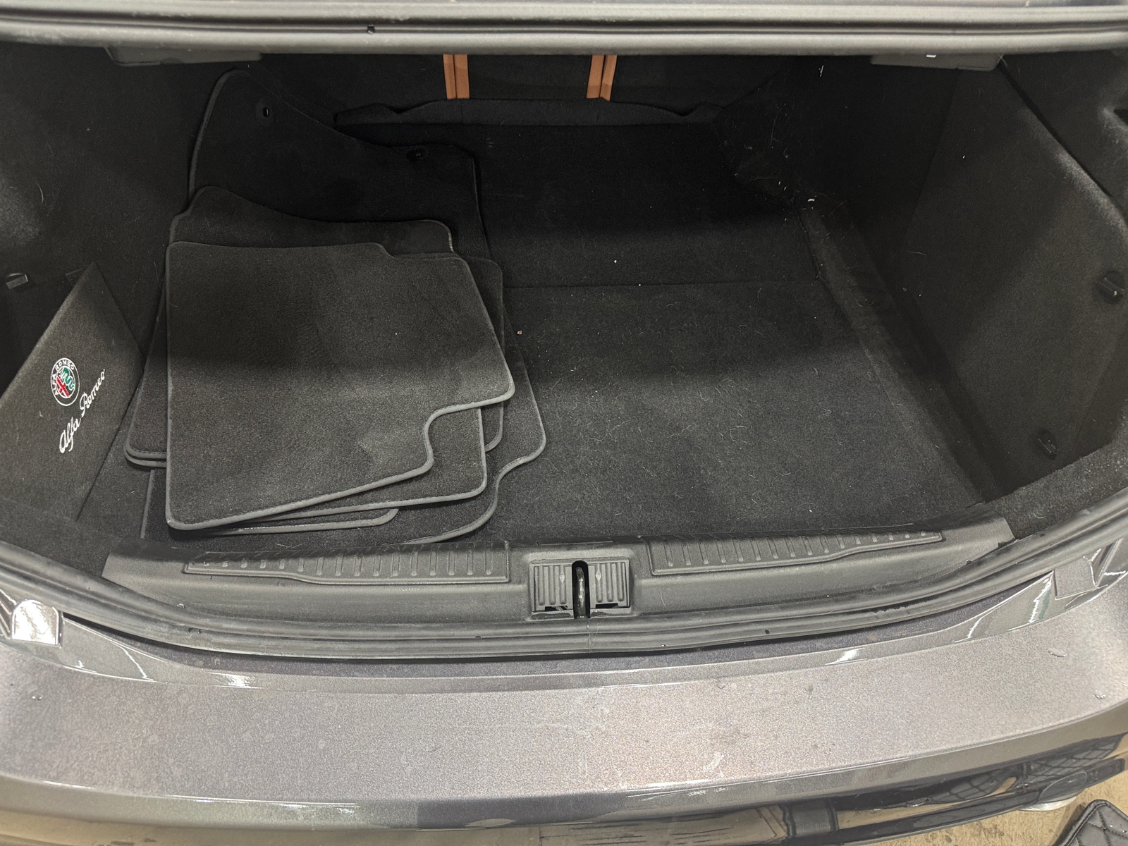 Thumbnail: 2021 Alfa Romeo Giulia - 7