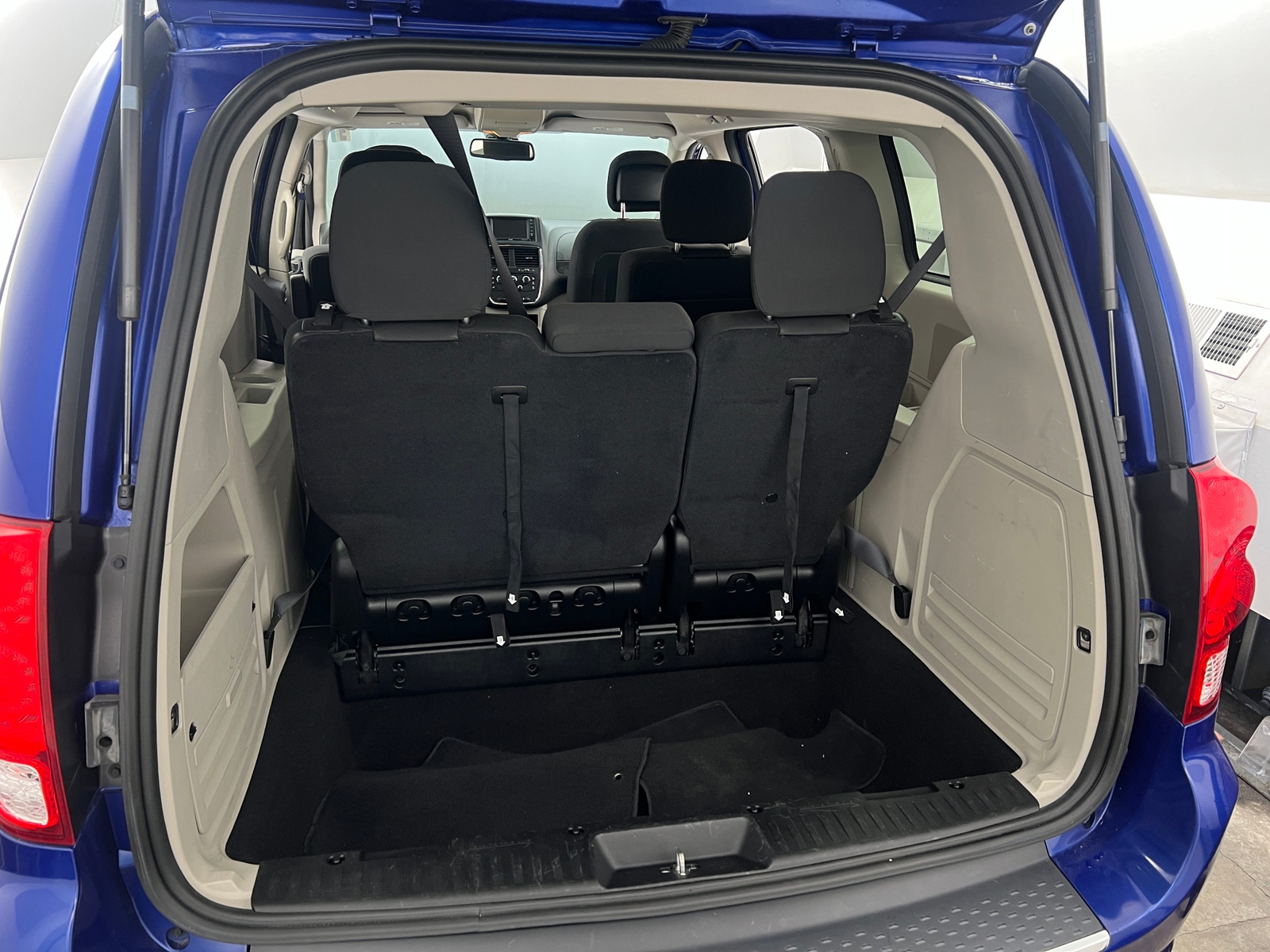 Thumbnail: 2018 Dodge Grand Caravan - 7