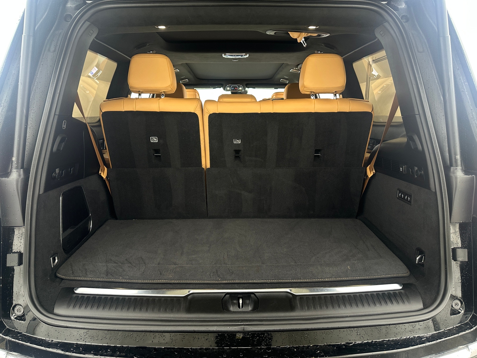 Thumbnail: 2023 Jeep Grand Wagoneer - 6