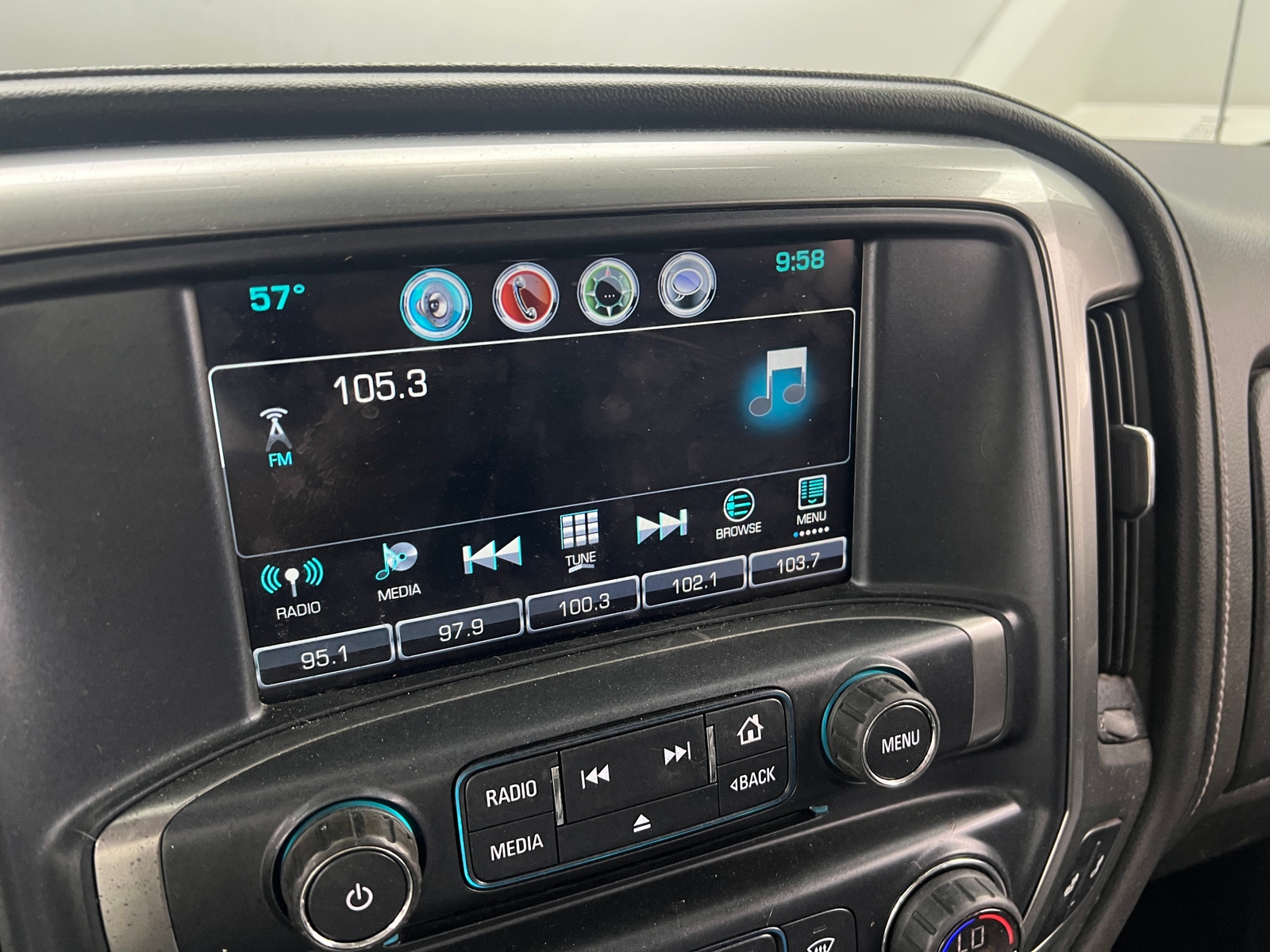 Thumbnail: 2017 Chevrolet Silverado 1500 - 3