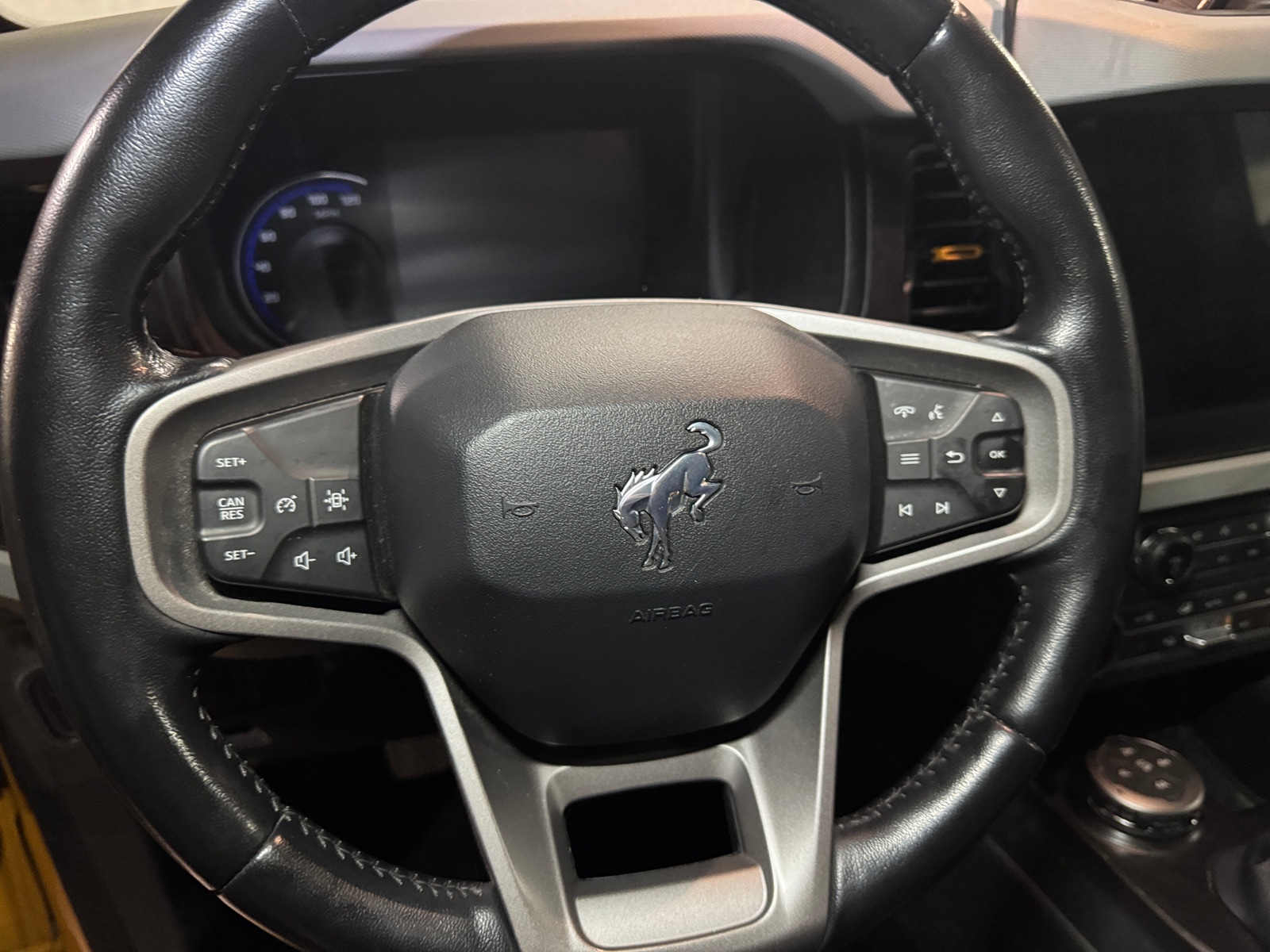 Thumbnail: 2022 Ford Bronco - 5