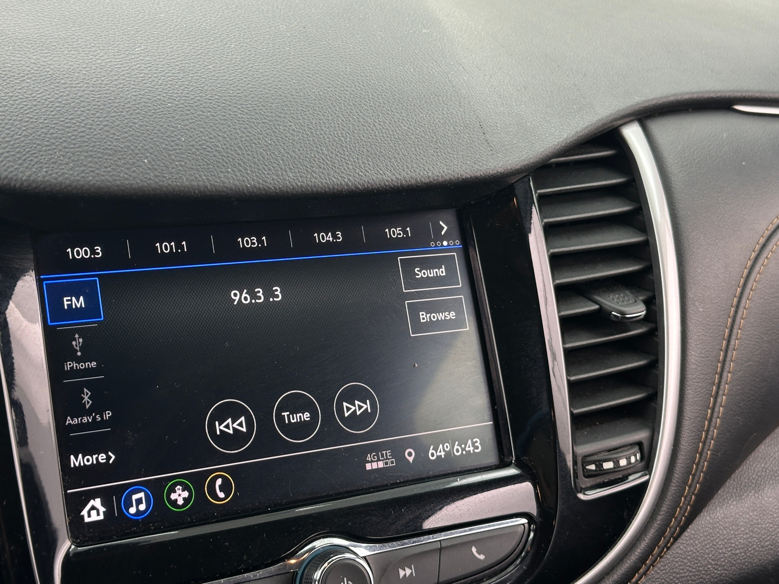 Thumbnail: 2020 Chevrolet Trax - 4