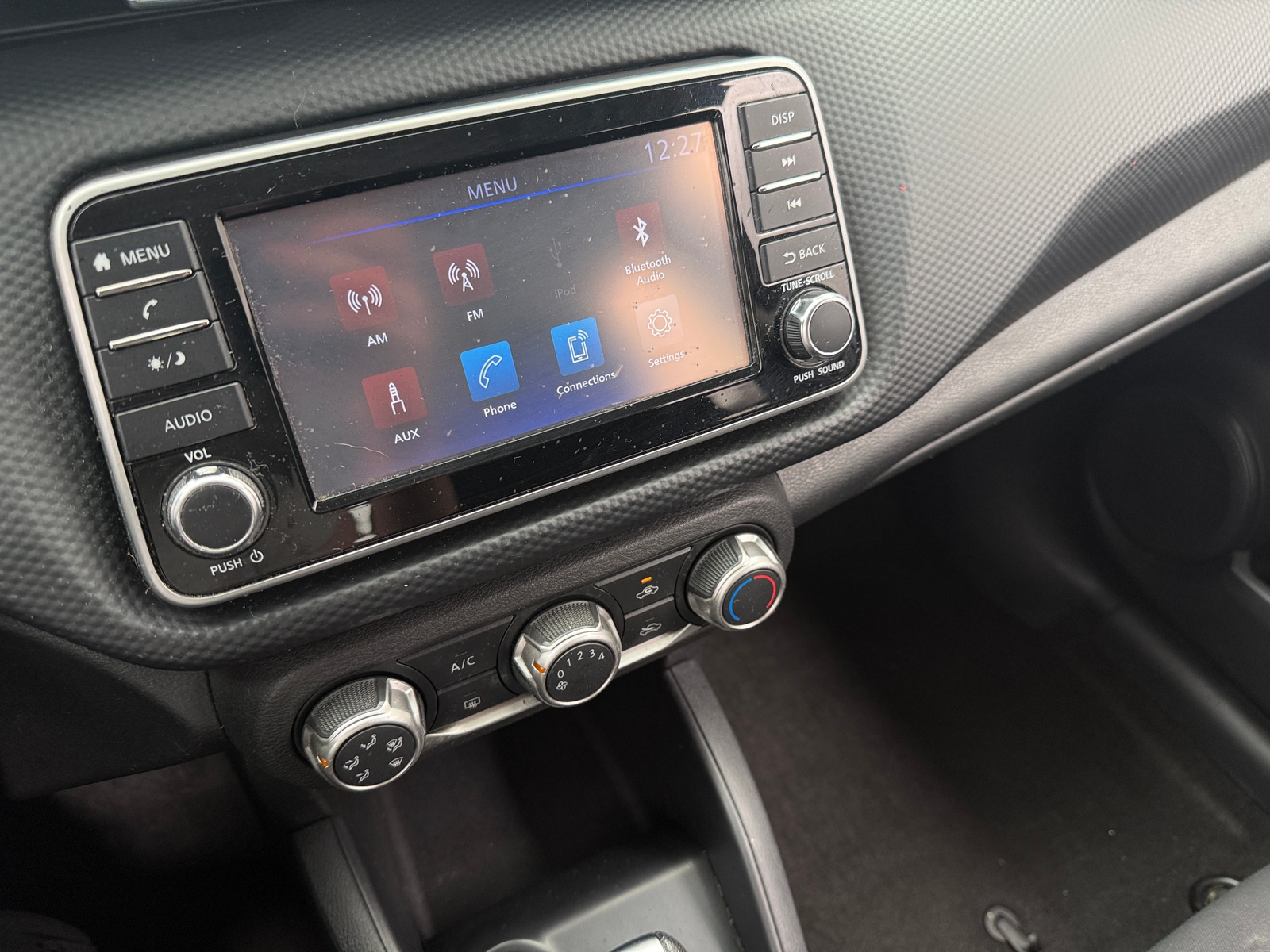 Thumbnail: 2023 Nissan Kicks - 4