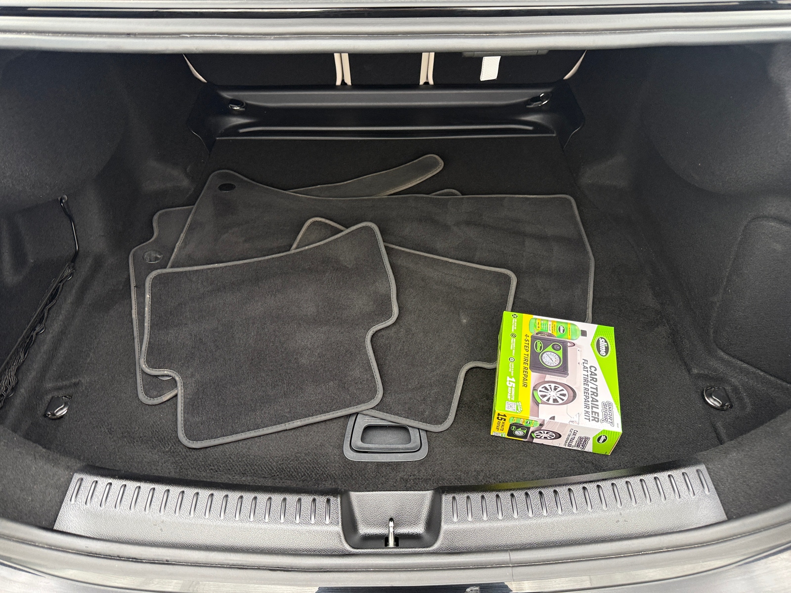 Thumbnail: 2025 Mercedes-Benz E-Class - 6