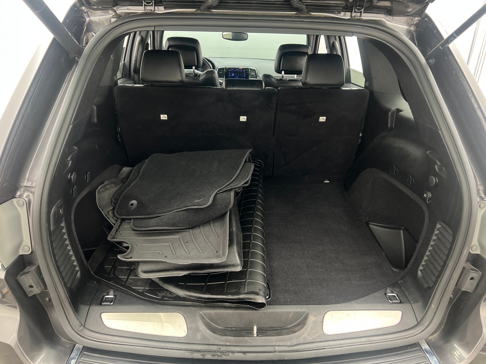 Thumbnail: 2019 Jeep Grand Cherokee - 6