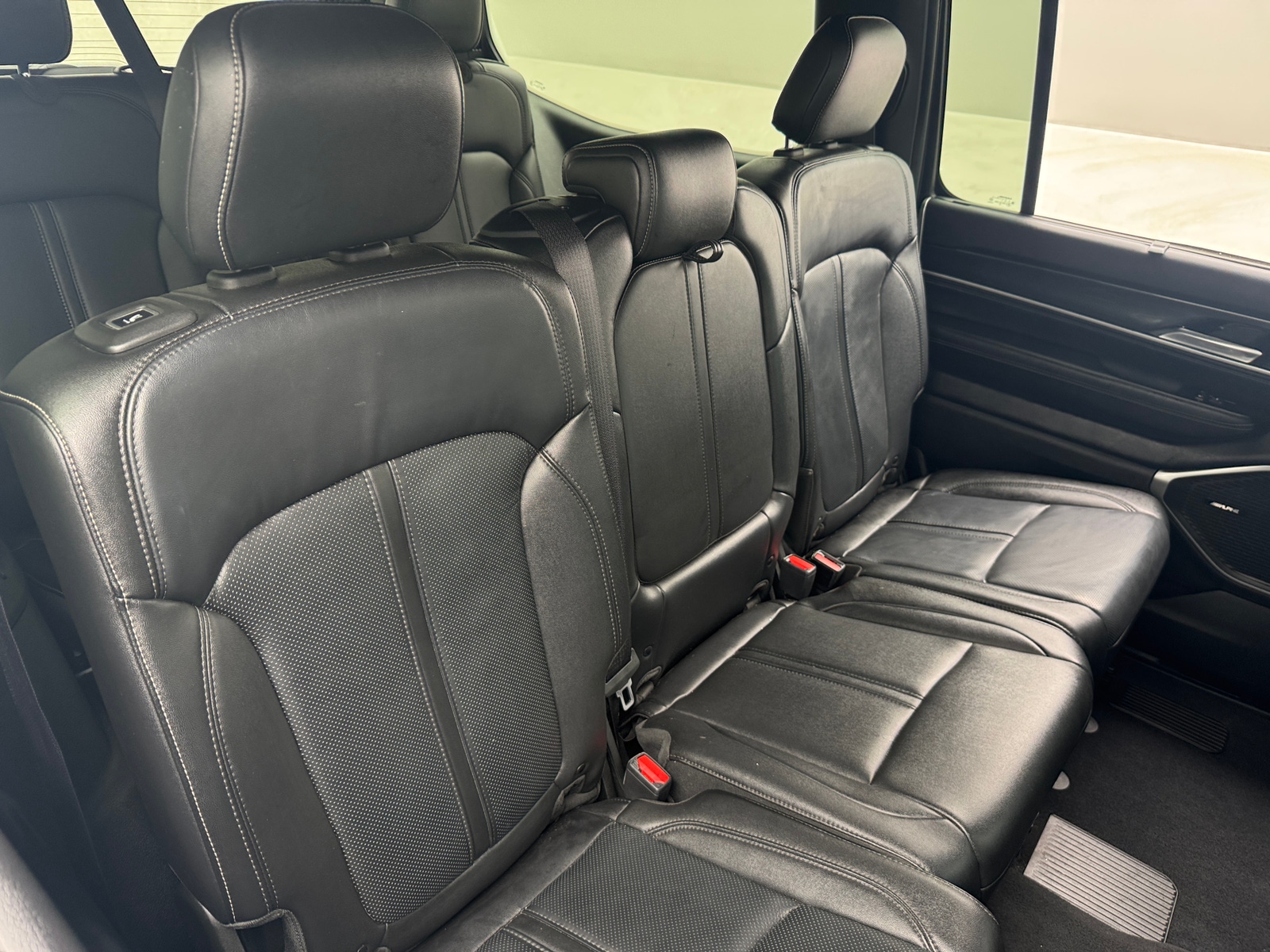 Thumbnail: 2022 Jeep Wagoneer - 5