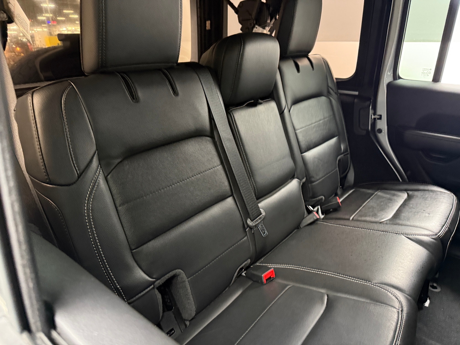 Thumbnail: 2022 Jeep Wrangler - 6