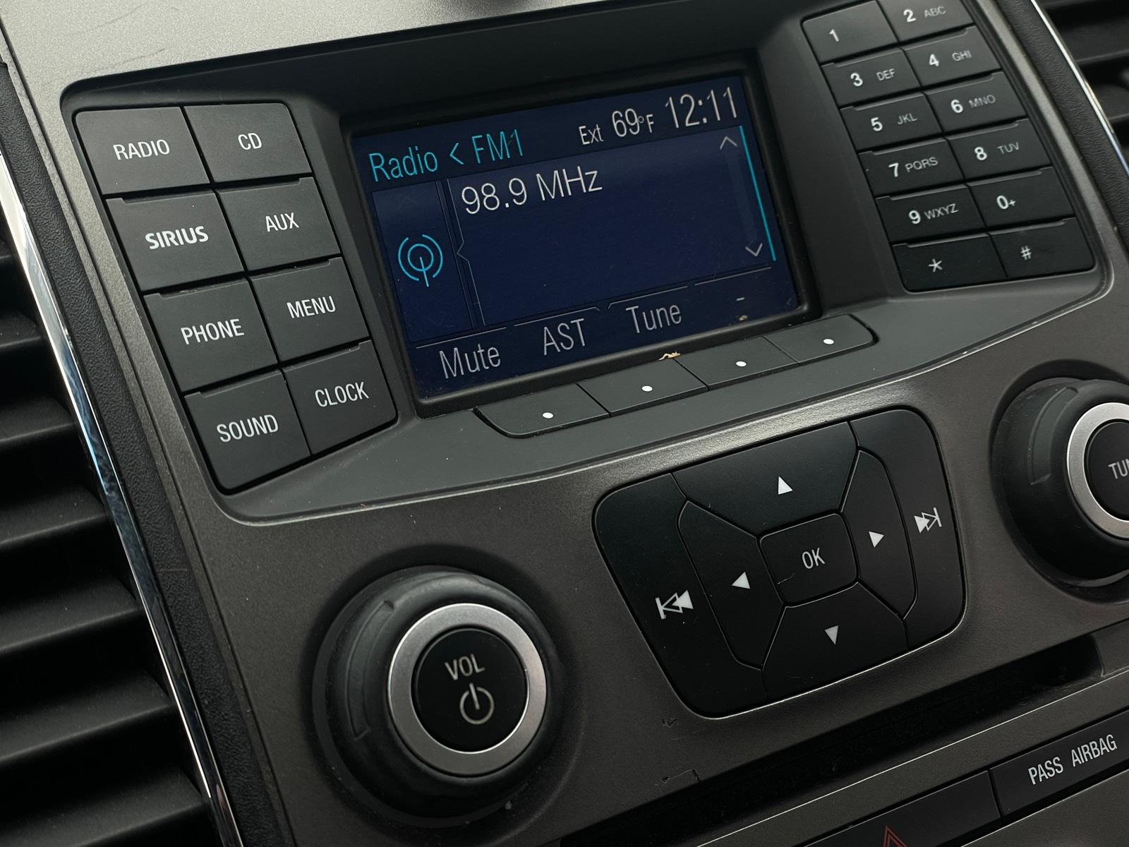 Thumbnail: 2013 Ford Taurus - 4