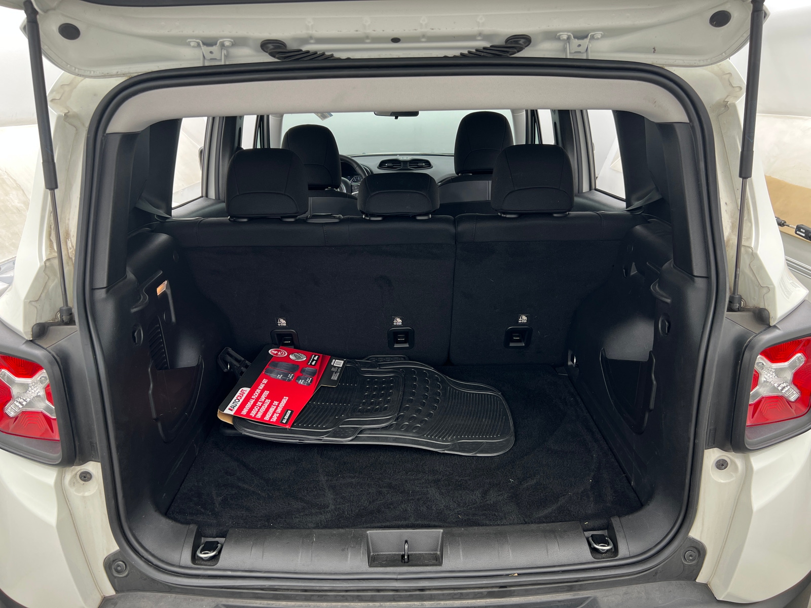 Thumbnail: 2023 Jeep Renegade - 7