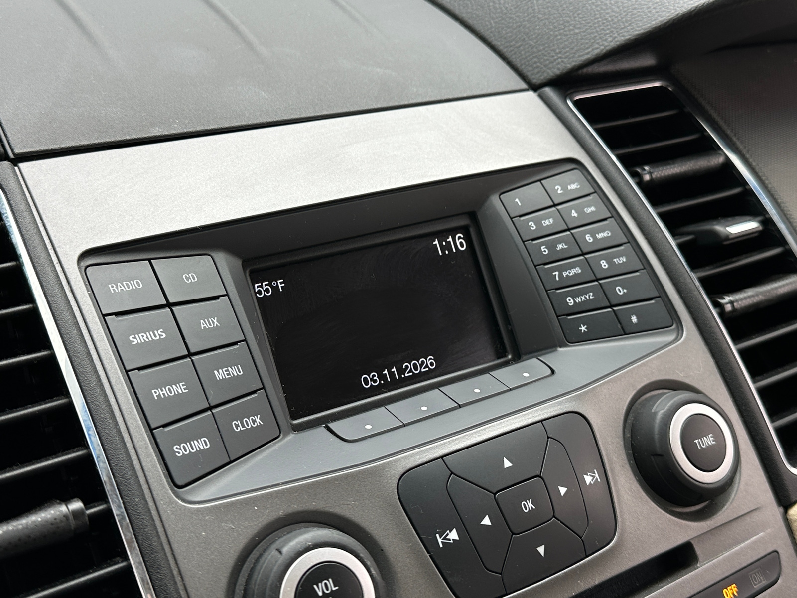 Thumbnail: 2016 Ford Taurus - 4