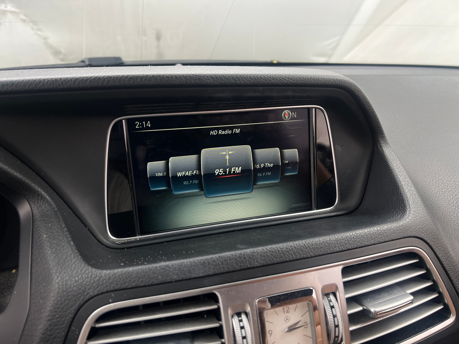 Thumbnail: 2016 Mercedes-Benz E-Class - 3