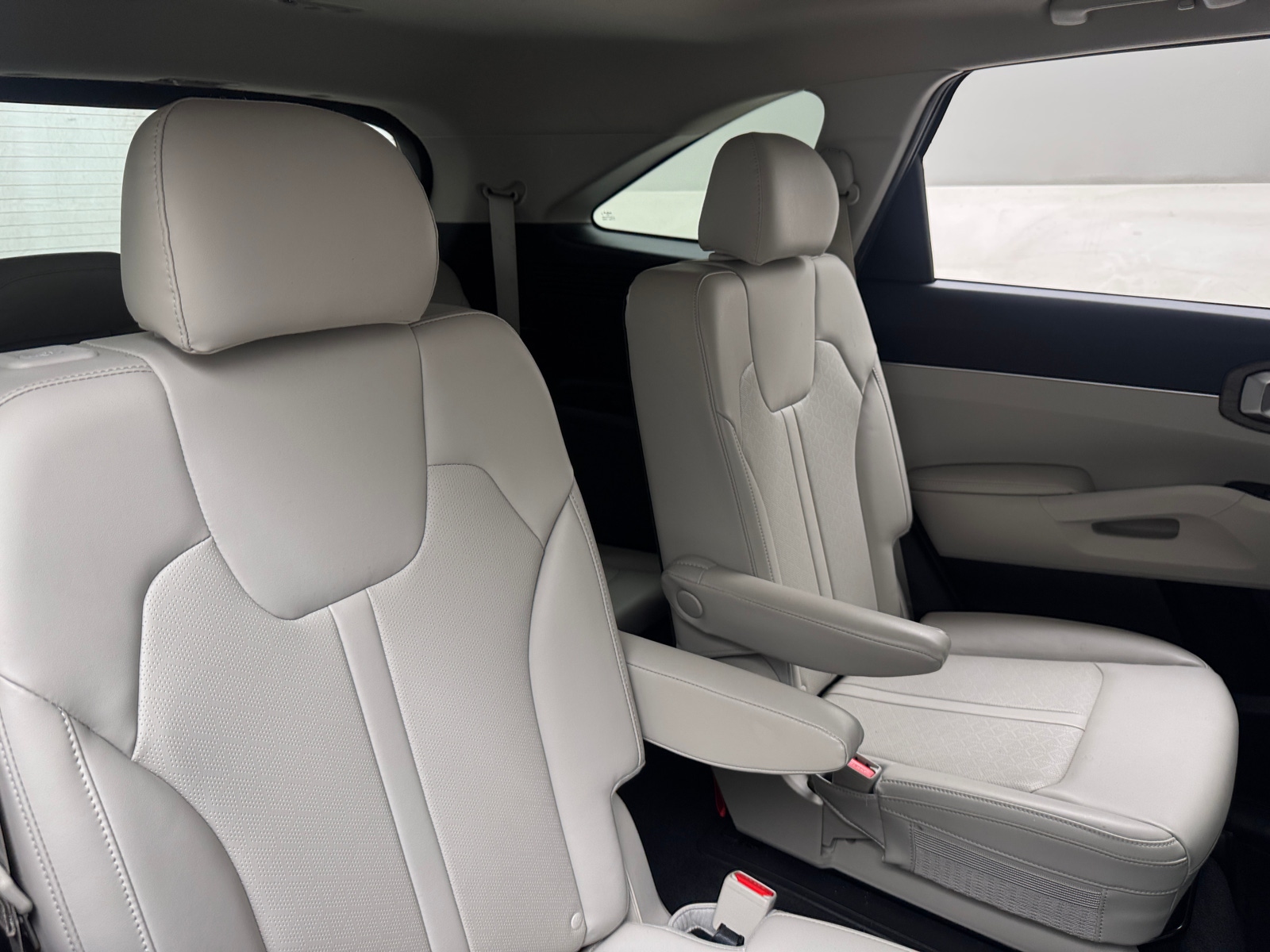 Thumbnail: 2022 Kia Sorento - 5