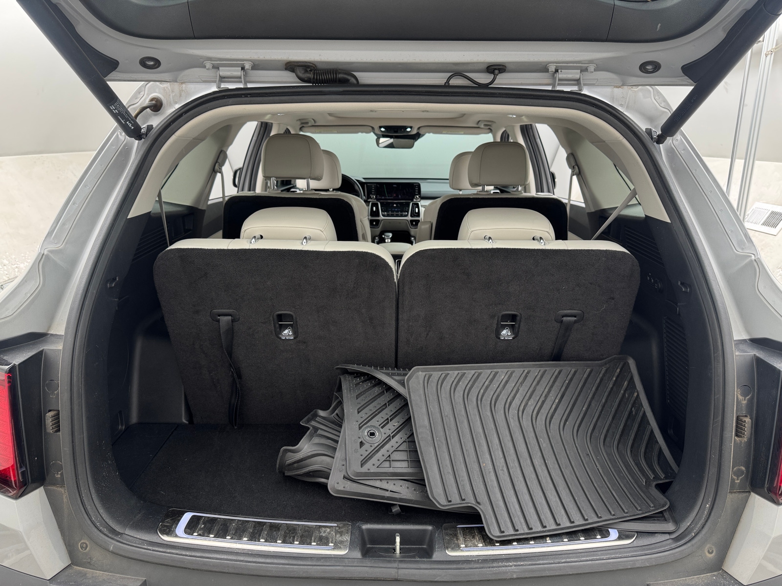 Thumbnail: 2022 Kia Sorento - 6