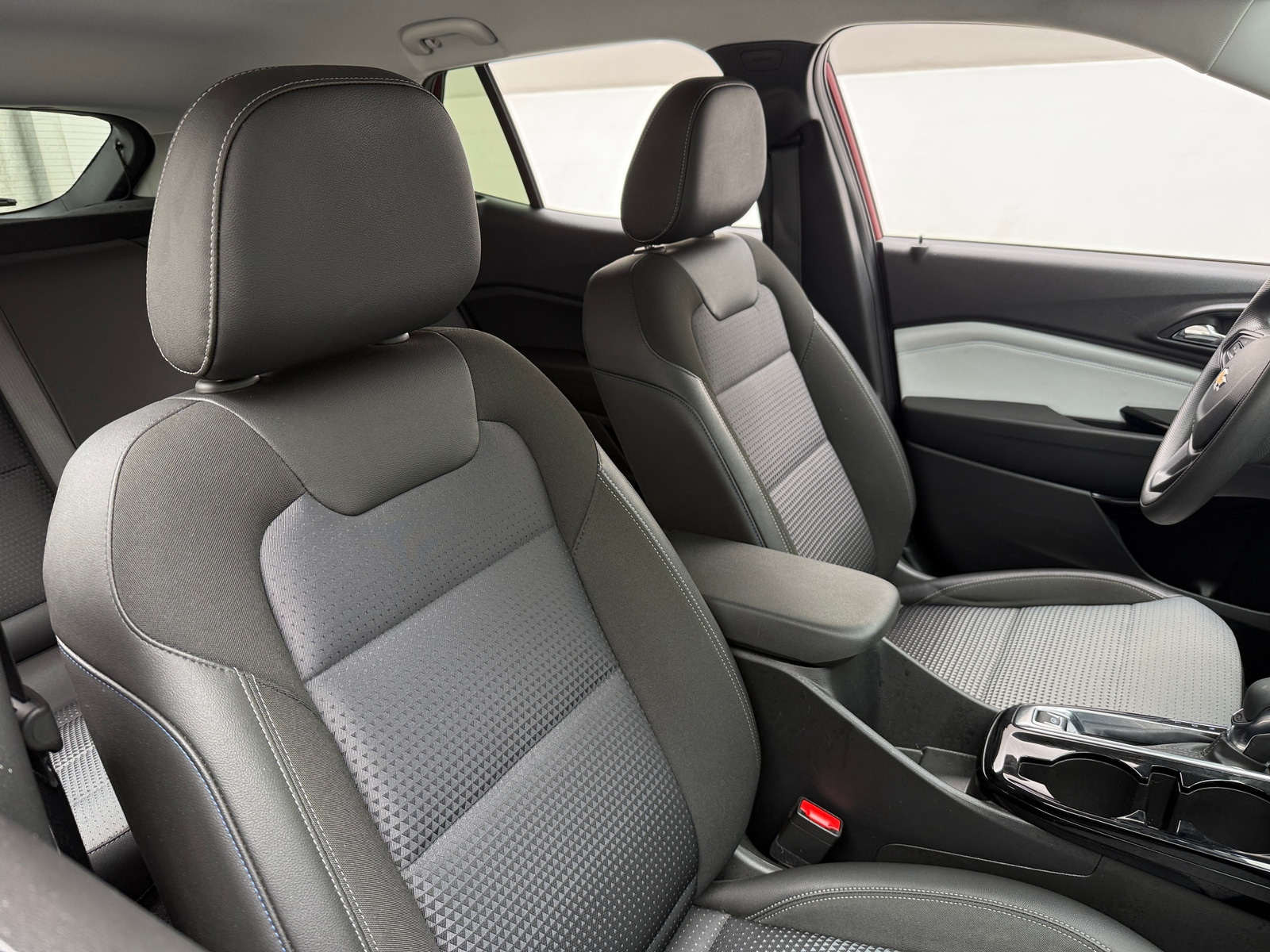 Thumbnail: 2025 Chevrolet Trax - 2