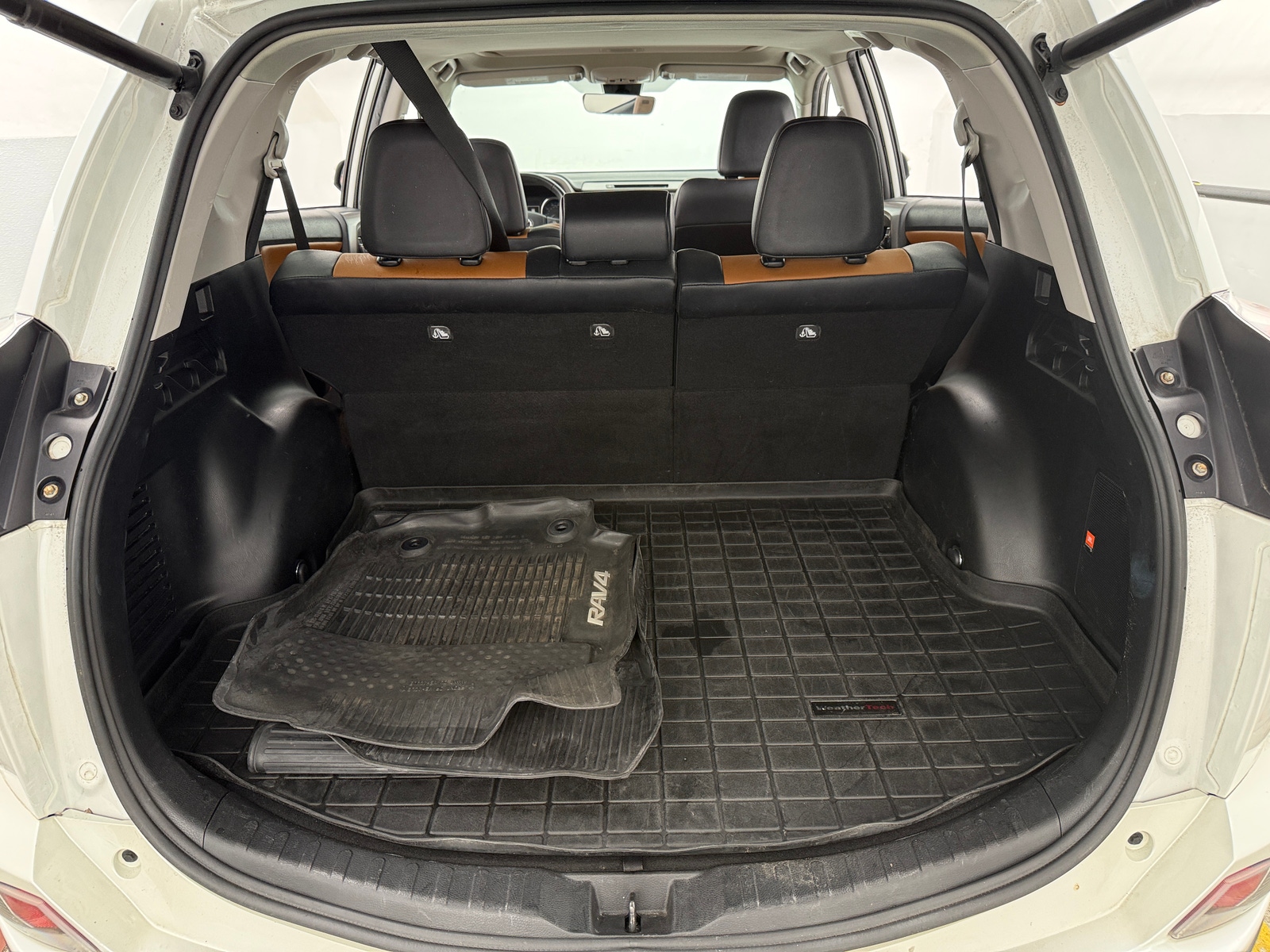 Thumbnail: 2016 Toyota RAV4 - 6