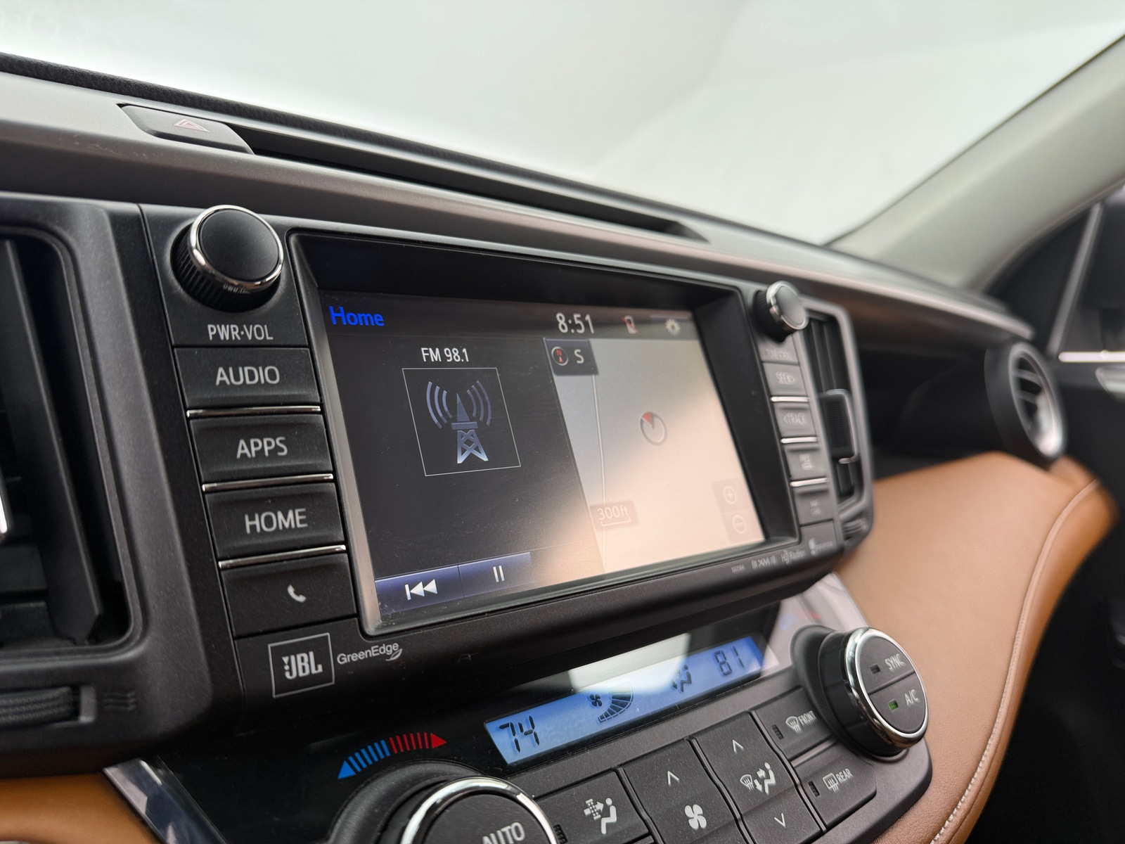 Thumbnail: 2016 Toyota RAV4 - 3